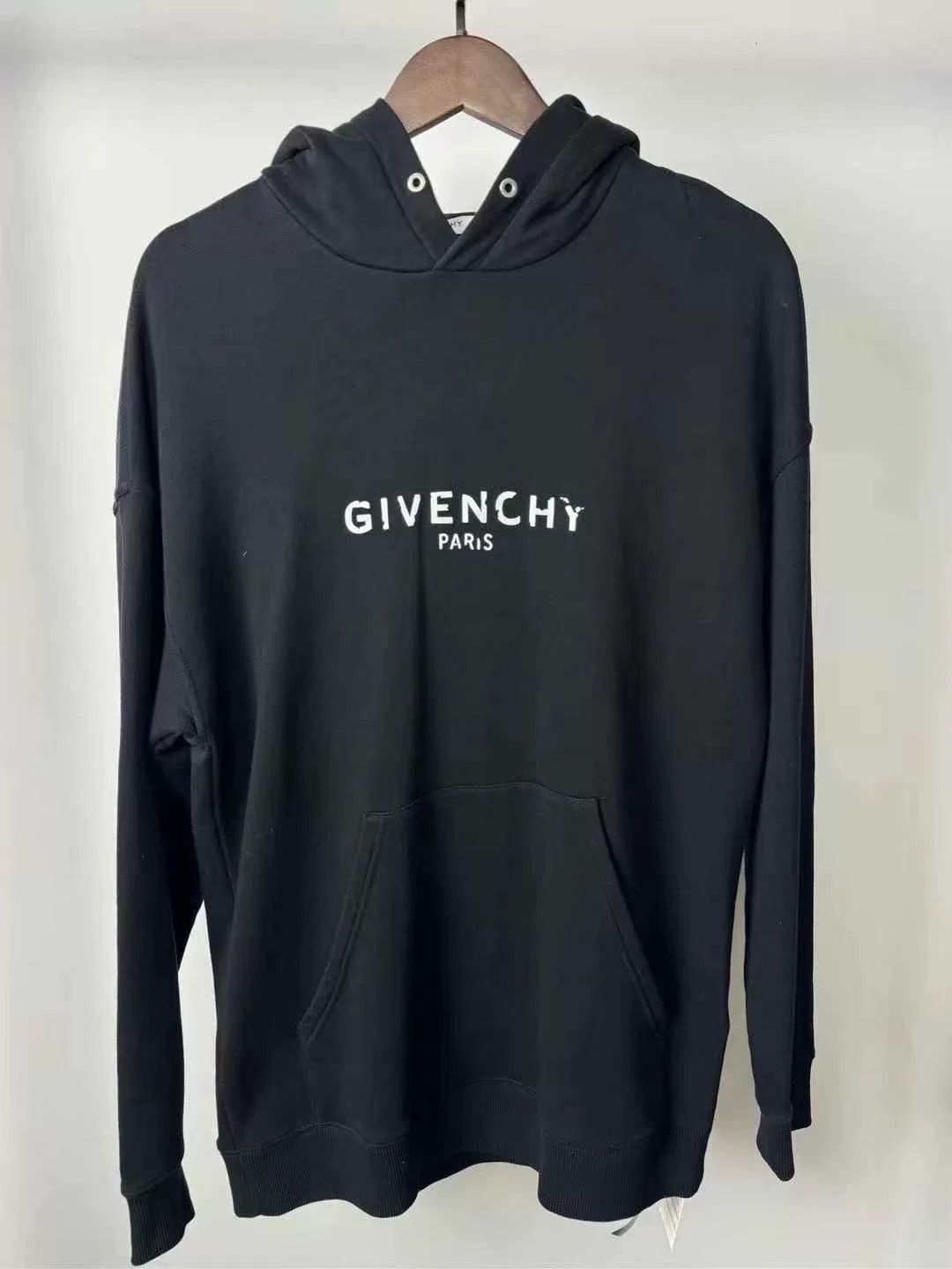 Givenchy classic givenchy logo hoodie in black Size US S / EU 44-46 / 1 - 1 Thumbnail