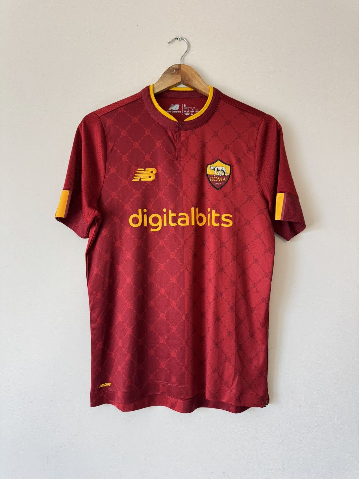 New Balance Roma 2022-2023 Home Soccer Jersey Football Shirt Red Kit Size US S / EU 44-46 / 1 - 1 Thumbnail