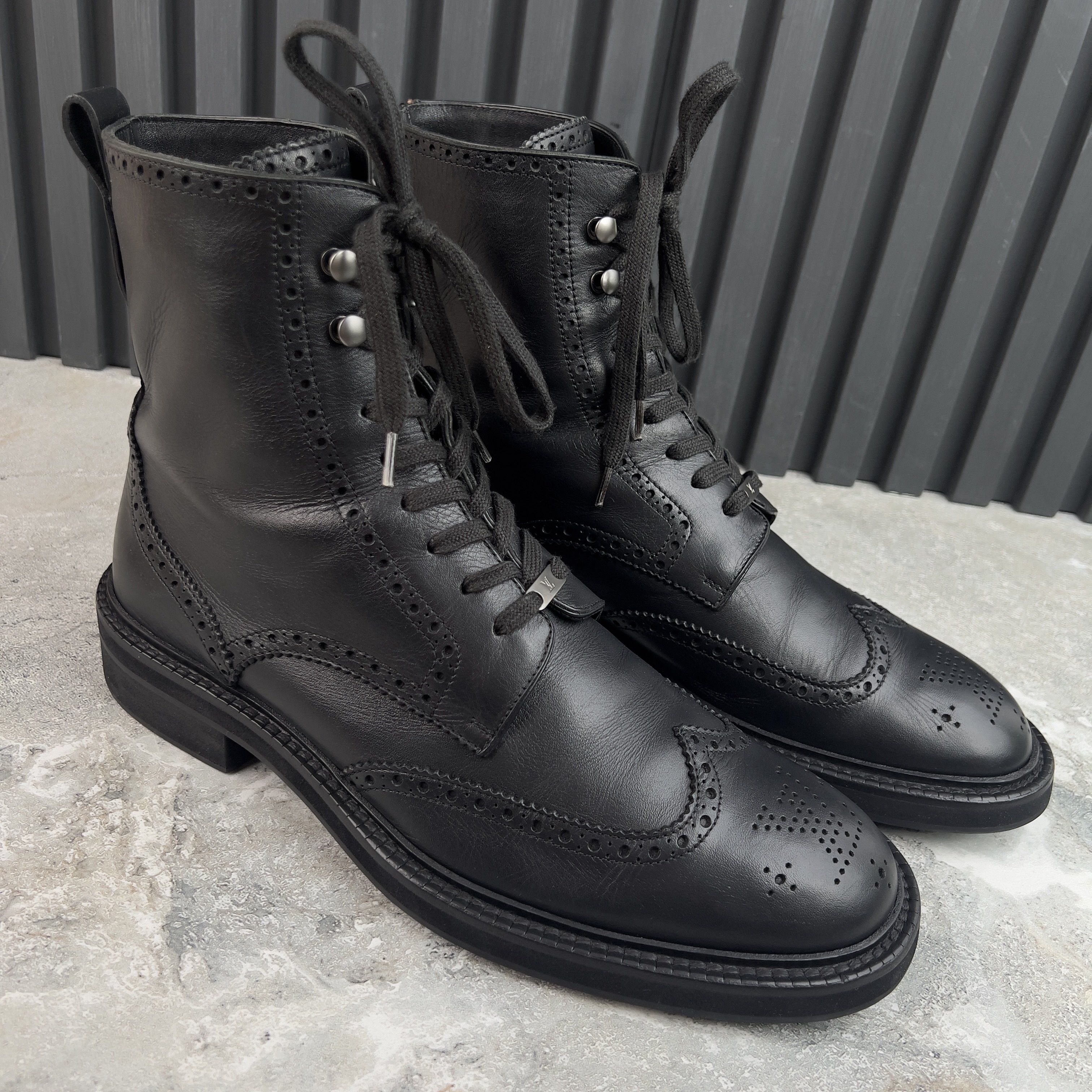 Louis Vuitton Combat Boots LV Medallion Wingtip Perforated Black Leather Size US 10.5 / EU 43-44 - 4 Thumbnail