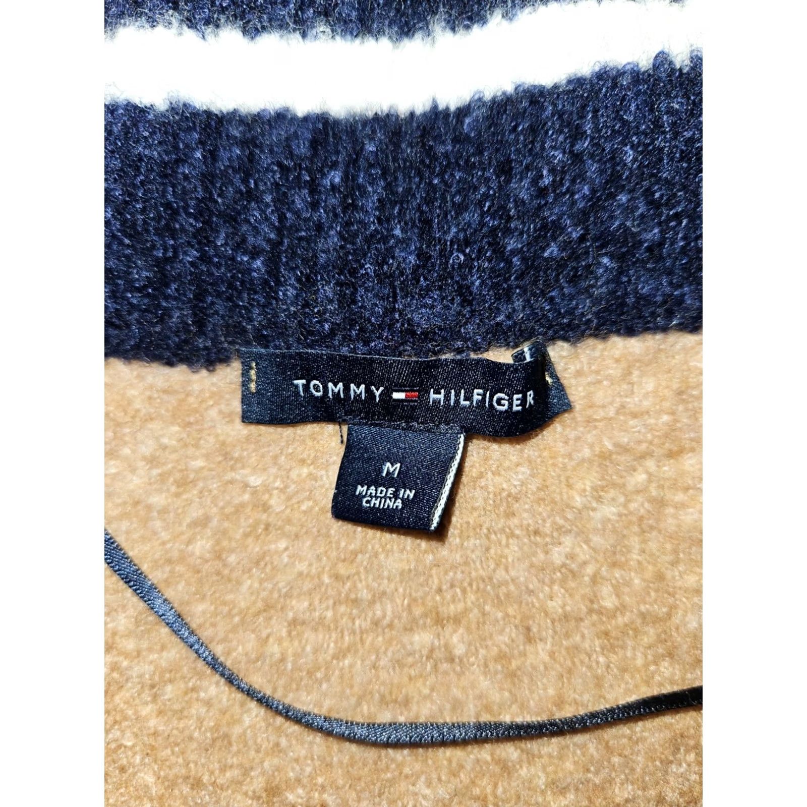 Tommy Hilfiger Tommy Hilfiger Cardigan Women's Medium V-Neck Wool Pockets Button Logo Preppy Classic TraveWorkwear Size M / US 6-8 / IT 42-44 - 2 Thumbnail