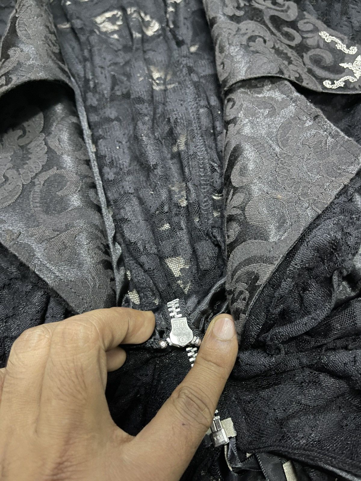 If Six Was Nine 2000s H.NAOTO CROSS CHARM LACE FRILL ZIPPER CARDIGAN RARE Size M / US 6-8 / IT 42-44 - 13 Thumbnail