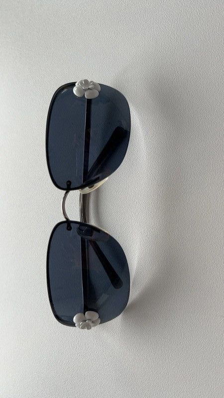 Chanel Chanel Sunglasses 4135 Camellia Rimless Vintage 4017 Size ONE SIZE - 1 Thumbnail