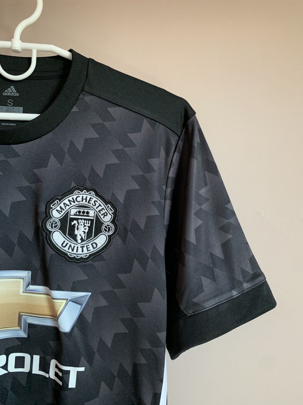 Adidas Manchester United 2018 Away Football Shirt Adidas Soccer S Size US S / EU 44-46 / 1 - 4 Thumbnail