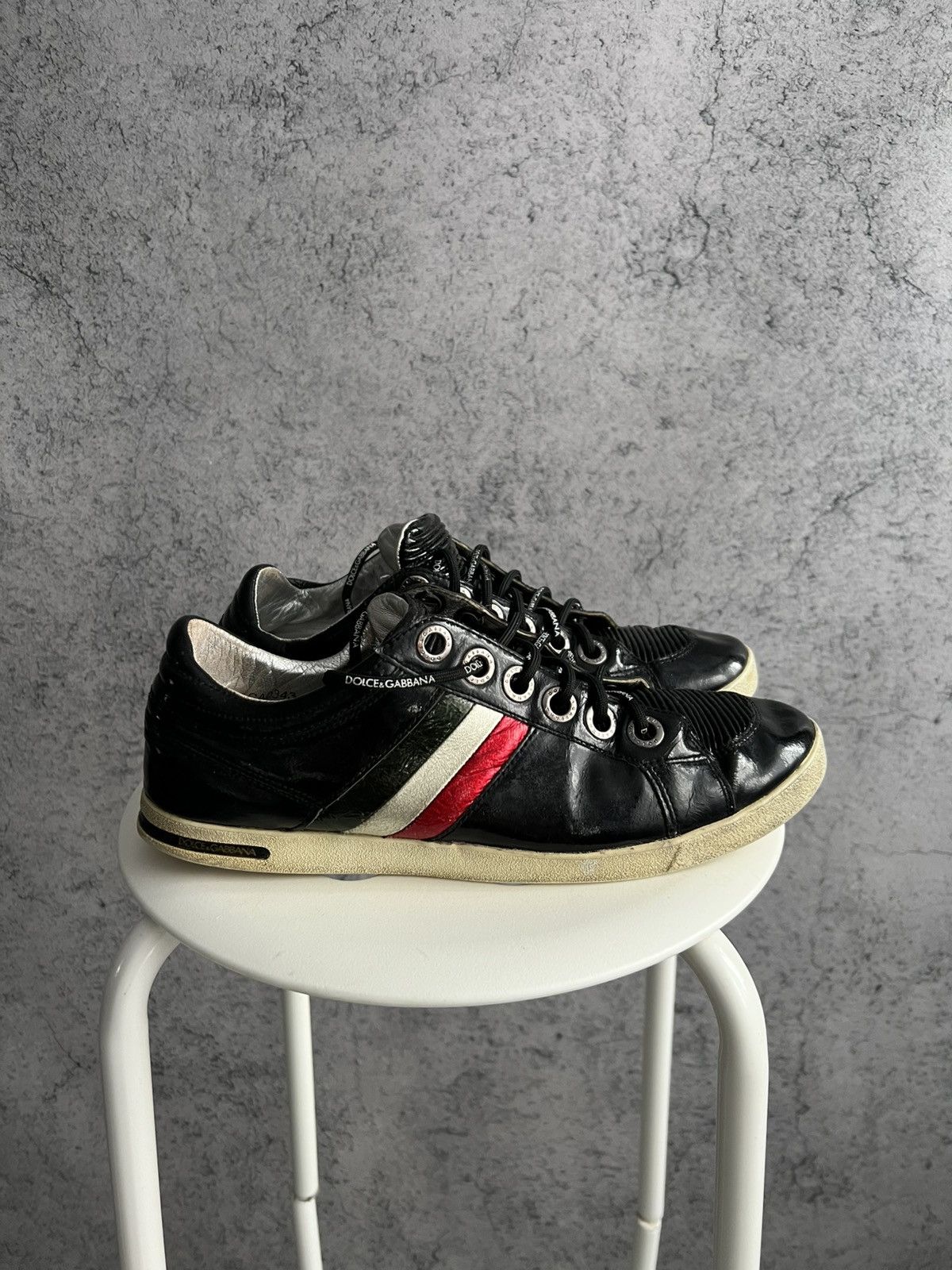 Dolce & Gabbana Vintage Dolce&Gabbana Patent Leather Low Top Sneakers DG Y2K Size US 9 / EU 42 - 1 Thumbnail
