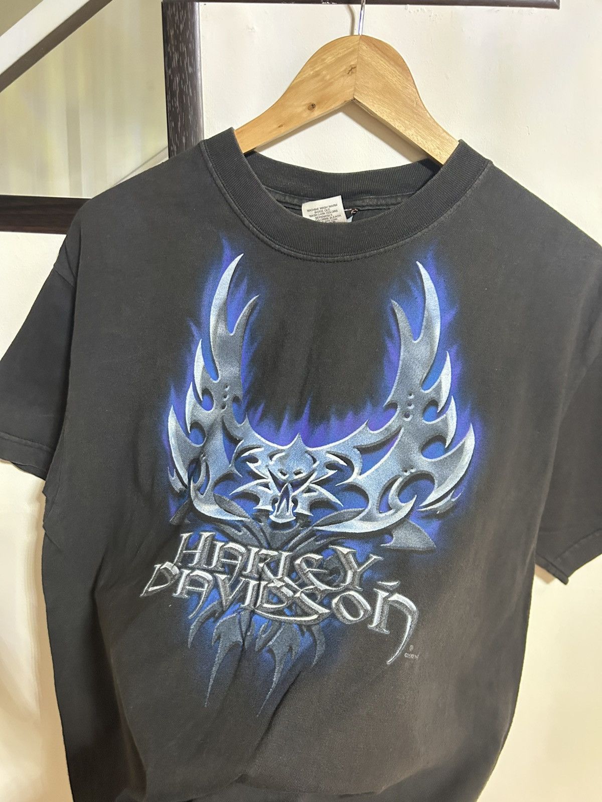 Harley Davidson Crazy🔥 VTG 2002 Harley Davidson "Blue Flame Tribal" Tee Size US M / EU 48-50 / 2 - 5 Thumbnail