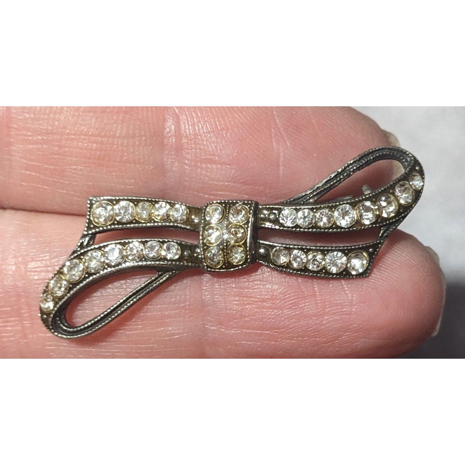 Other Vintage Coquette Silver Tone Rhinestone Bow Brooch Size ONE SIZE - 3 Thumbnail