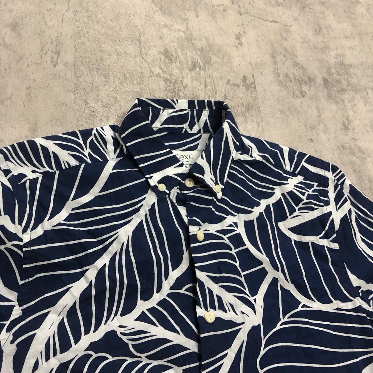 Other Navy and white leaf print short sleeve shirt #leafprint Size US XS / EU 42 / 0 - 2 Thumbnail