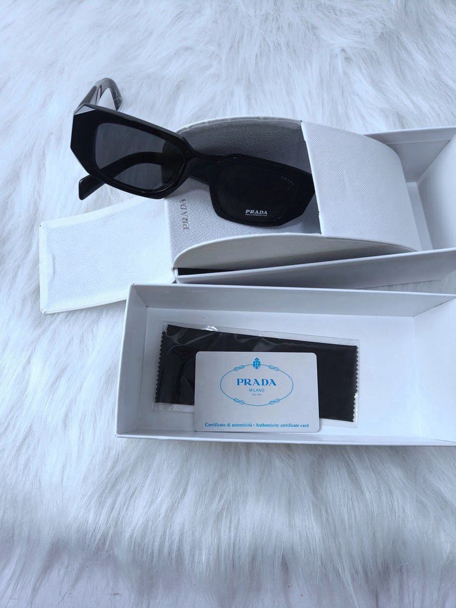 Prada VINTAGE Luxury Prada Sunglasses Size ONE SIZE - 8 Thumbnail