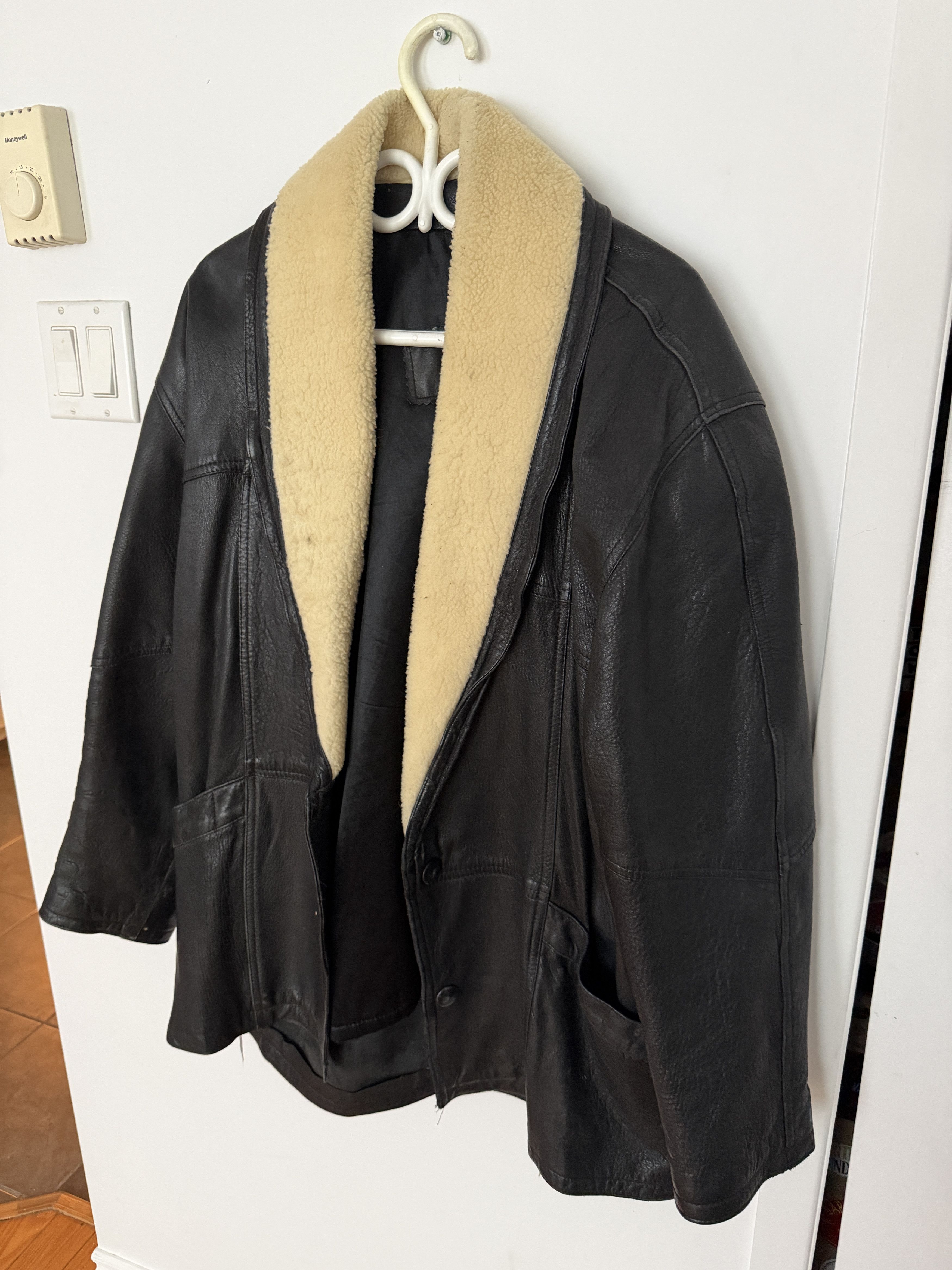Vintage Vintage Leather Jacket w/ Shearling Details Size US M / EU 48-50 / 2 - 1 Thumbnail
