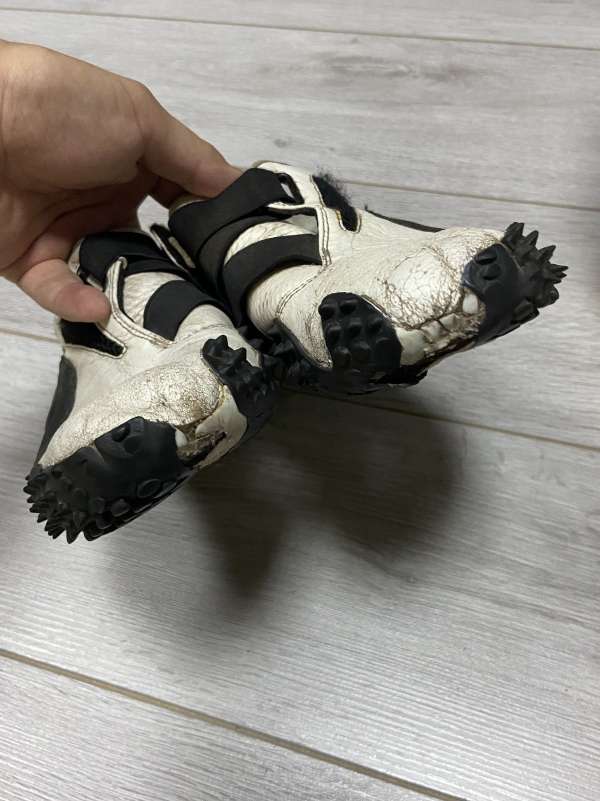 Puma Puma mostro big logo sneakers leather spikes white black Size US 9 / EU 42 - 17 Thumbnail