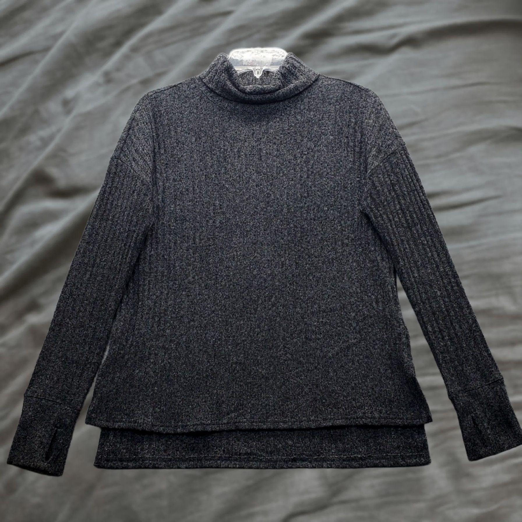 Athleta Athleta Sweater Womens Size S Gray Stretch Long Sleeve Turtleneck High Low Slit Size S / US 4 / IT 40 - 1 Thumbnail
