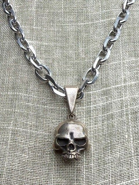 Great Frog Skull Pendant Necklace Slash