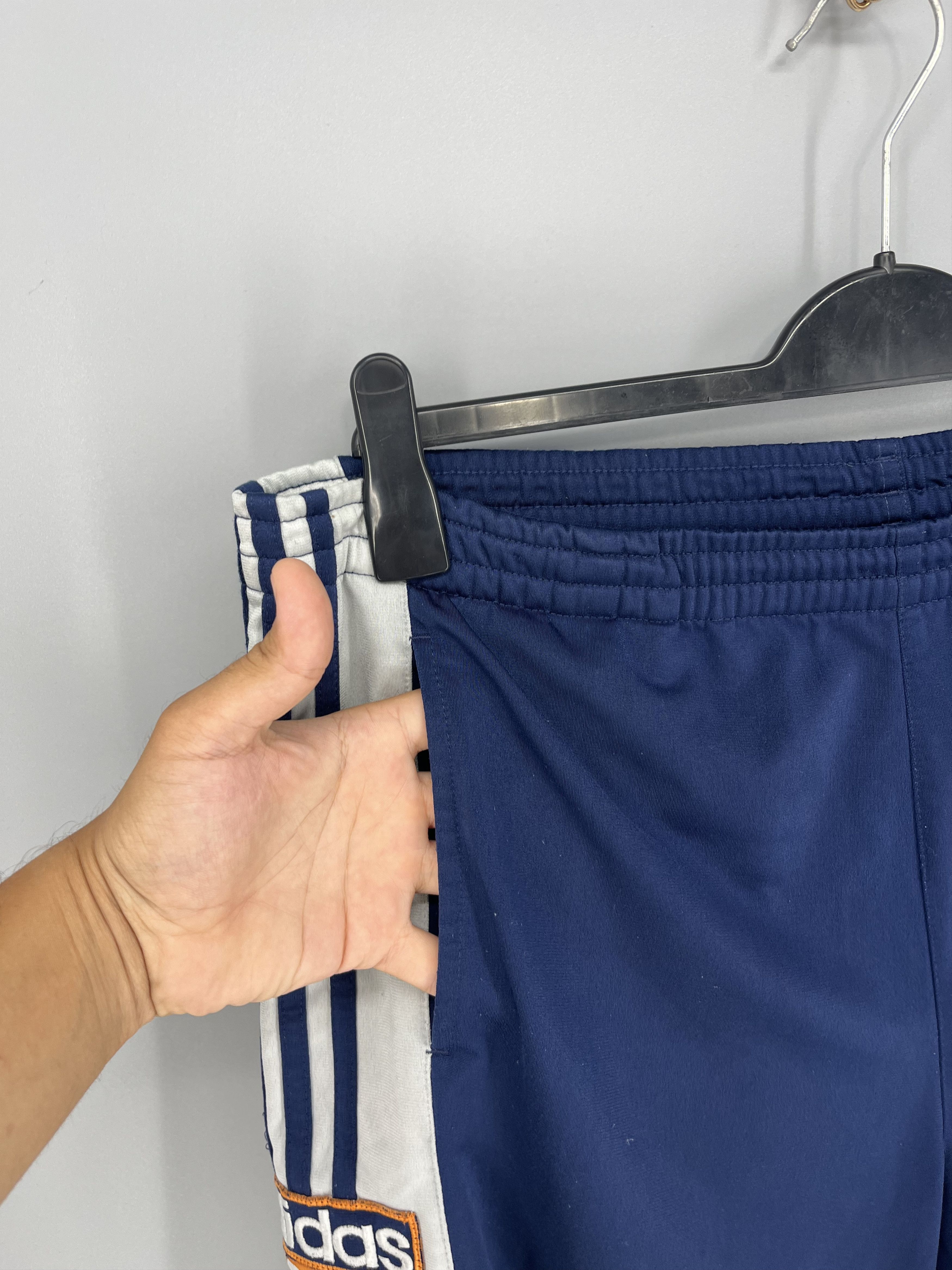 Adidas 90s Vintage Adidas Streetwear Mini Logo Shorts Travis Style Size US 36 / EU 52 - 8 Thumbnail