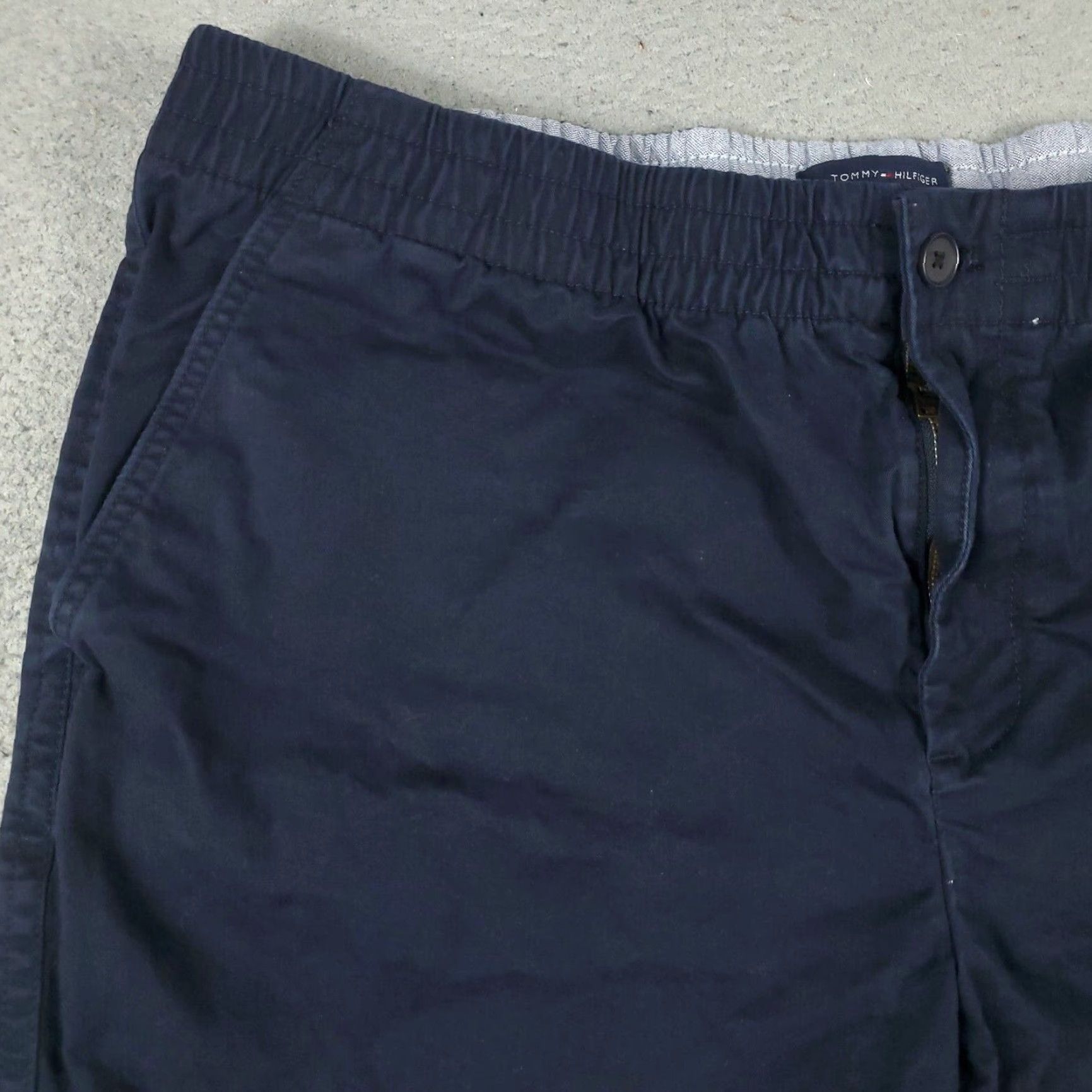 Tommy Hilfiger VINTAGE Tommy Hilfiger Shorts Womens Size 2XL Classic Chino Flat Front Blue Casual Size 35" - 2 Thumbnail