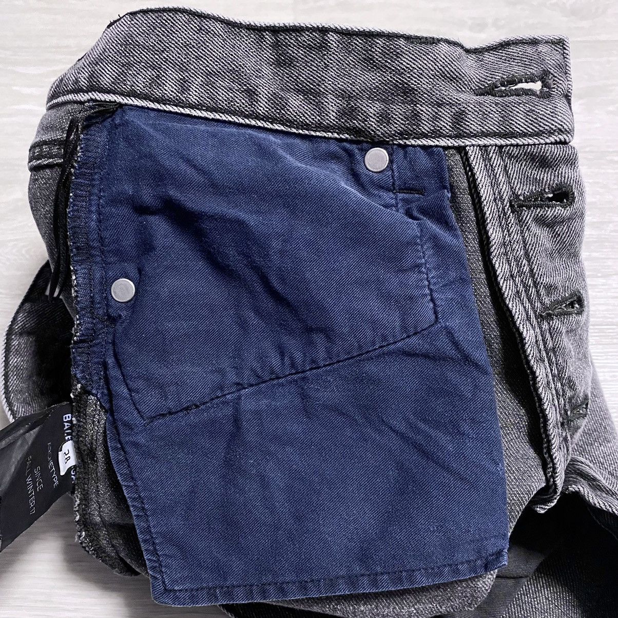 Balenciaga Unisex Balenciaga FW’17 Archetype Graphite Black Denim Jeans Size US 28 / EU 44 - 14 Thumbnail