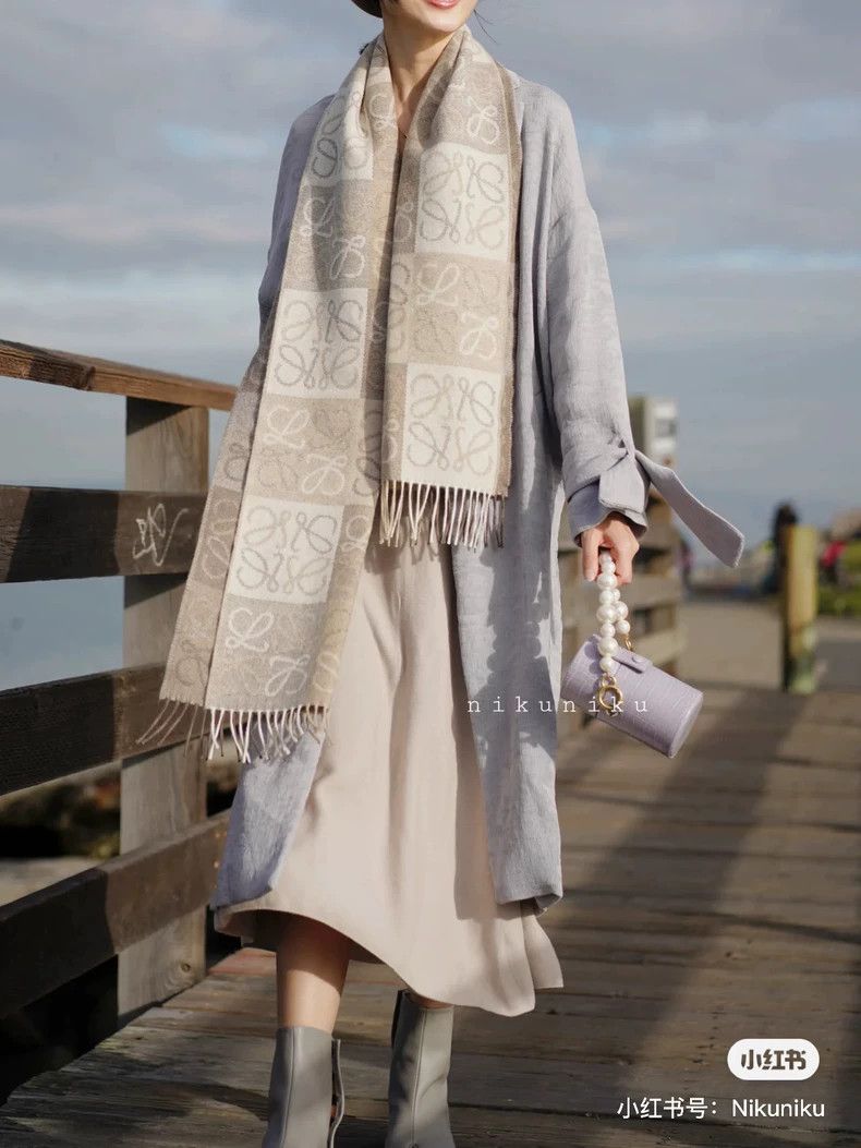 Loewe LOEWE Chessboard logo printed Kashmir cashmere scarf Size ONE SIZE - 7 Thumbnail