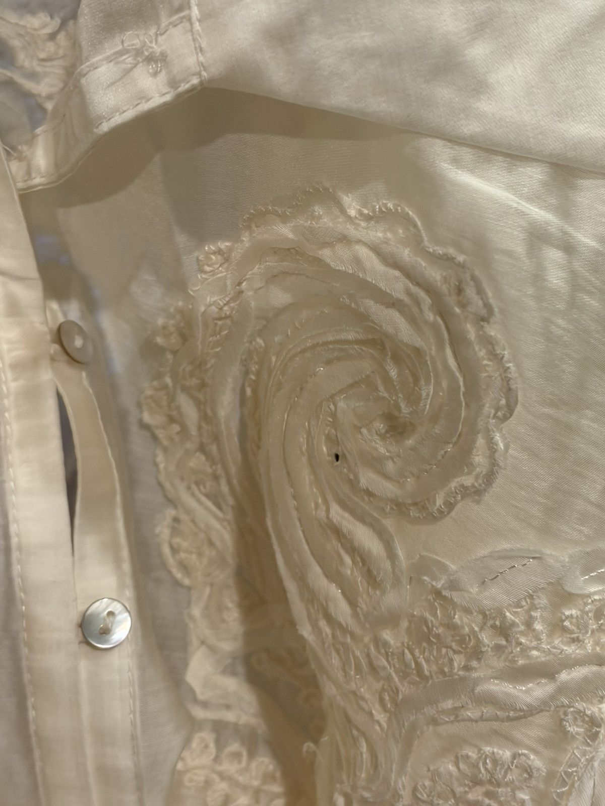 H&M H&M Cream Embroidered Semi-sheer Beaded Button-up Blouse Size S / US 4 / IT 40 - 11 Thumbnail