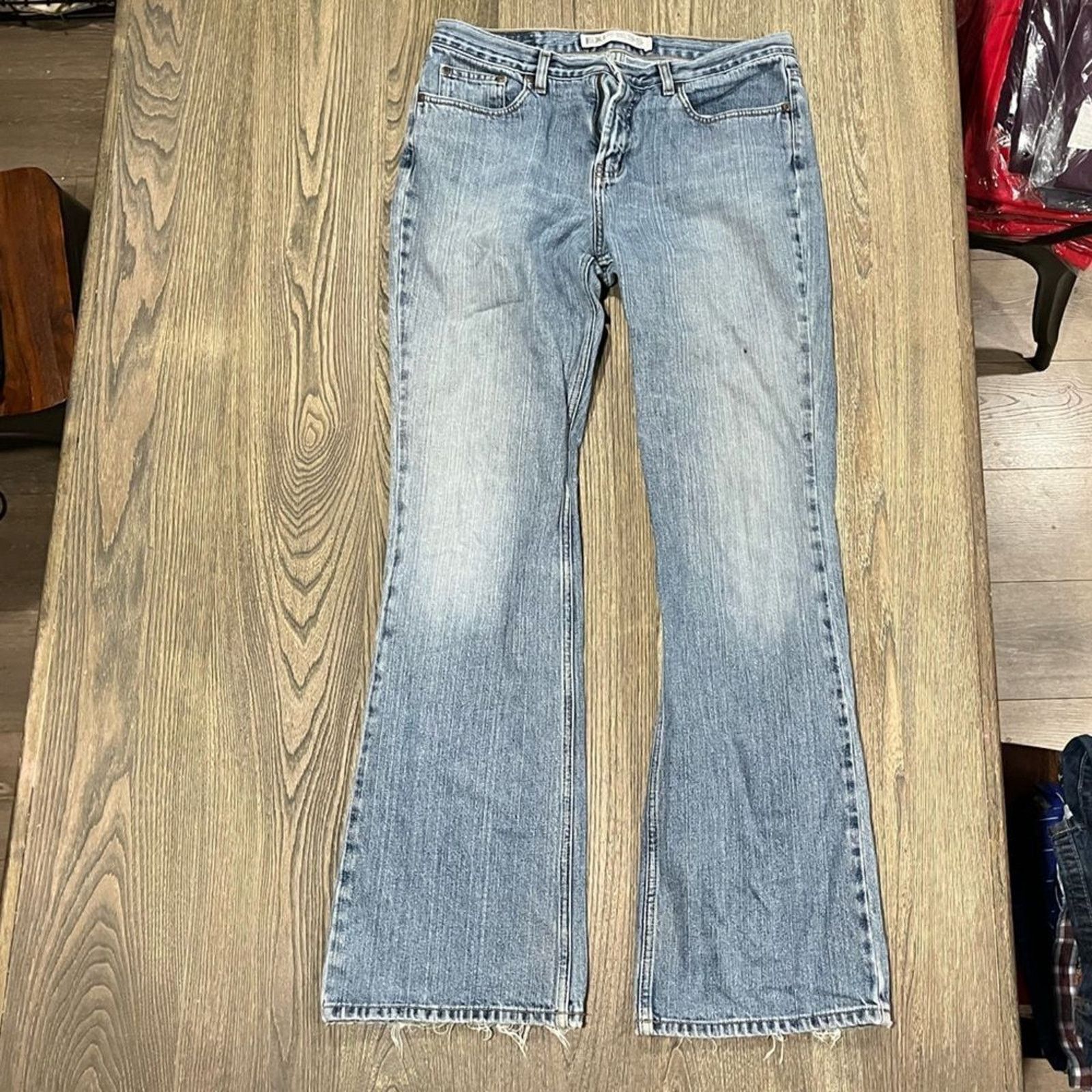 Express Y2K Express Low Rise Flare Jeans Raw Hem Denim Medium 11/12L Size 34" / US 12 / IT 48 - 1 Thumbnail