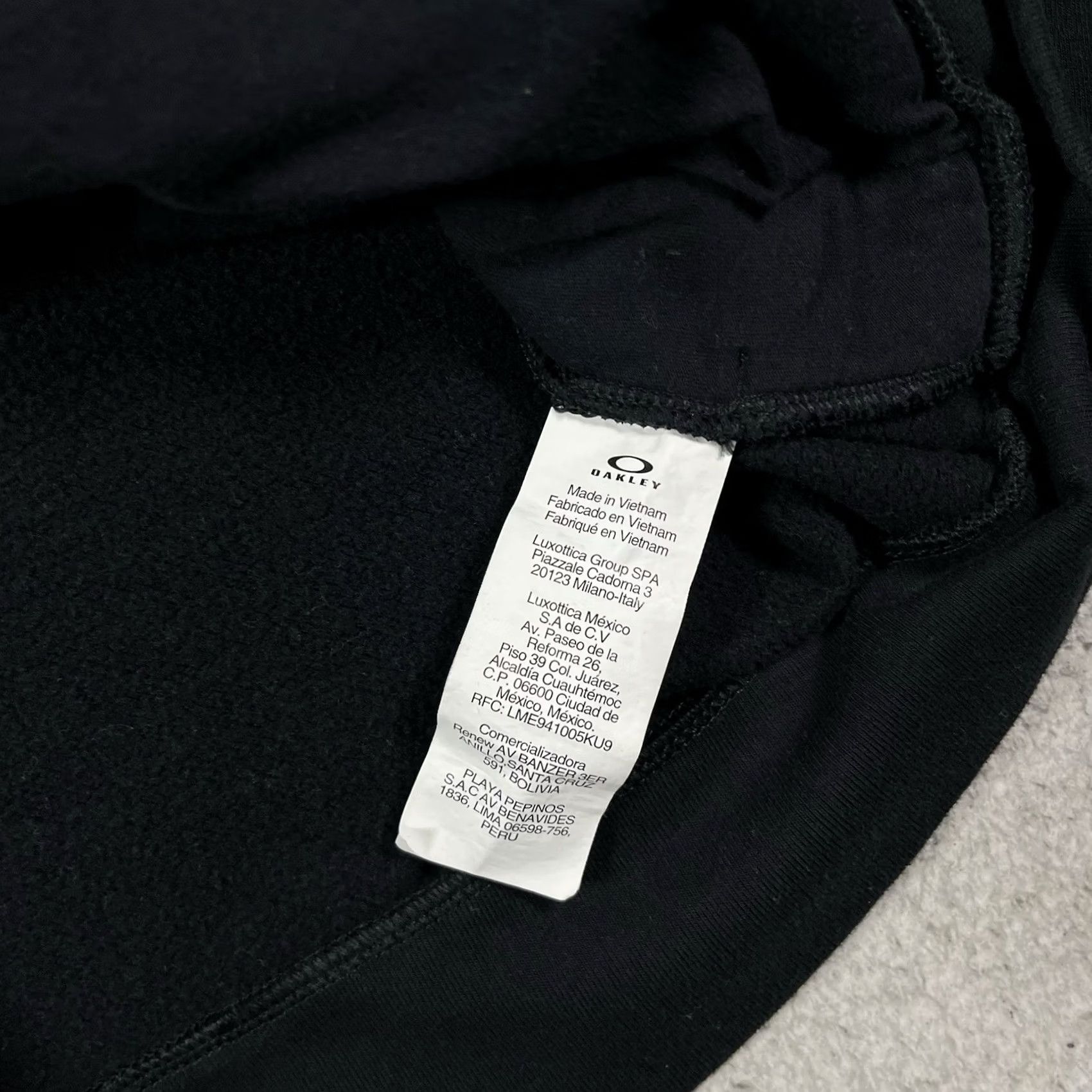 Oakley Oakley Hoodie Mens L Black Full Zip Center O Logo Sweatshirt Y2K Skate Surf Size US L / EU 52-54 / 3 - 5 Thumbnail