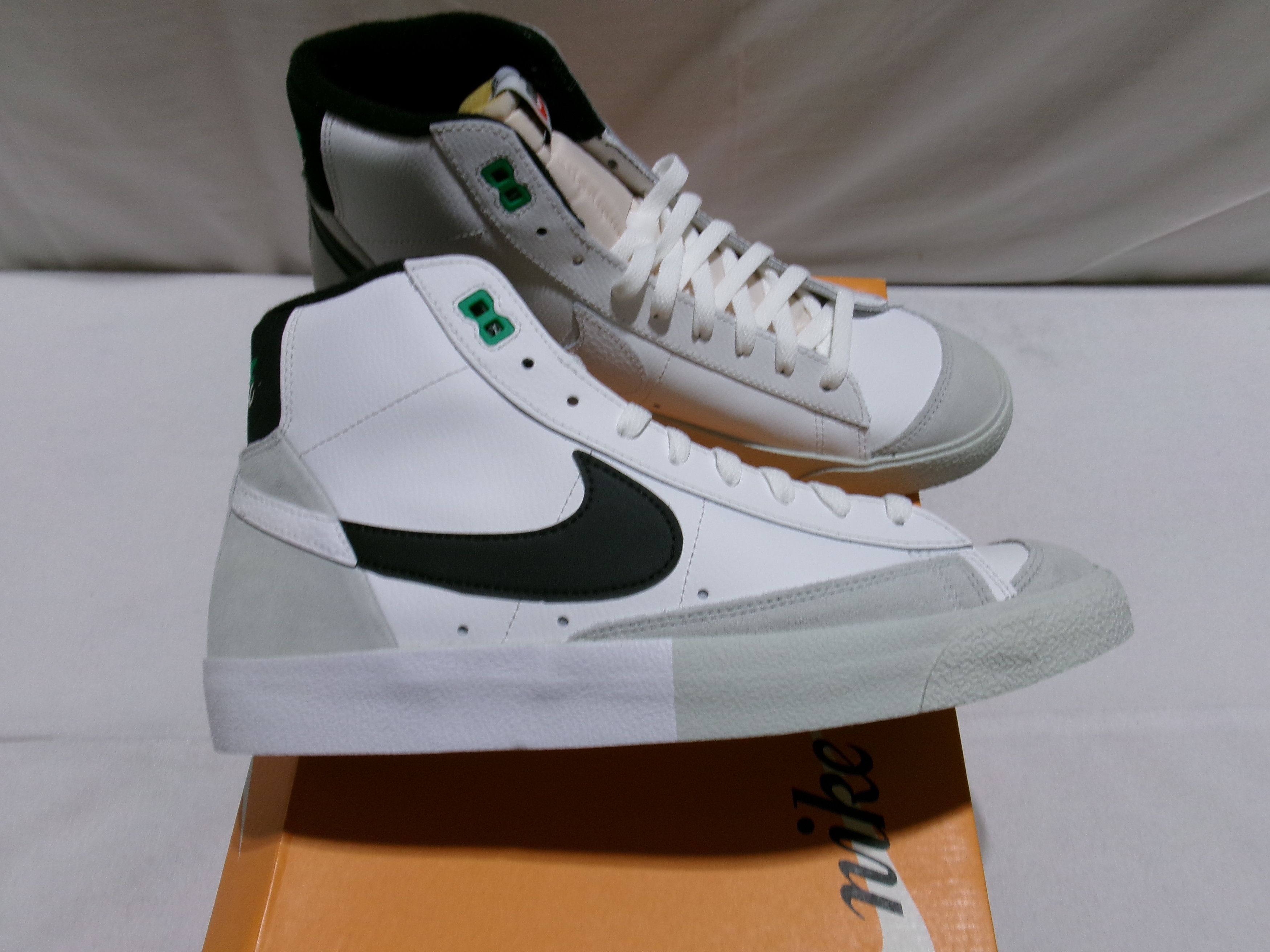 Nike Nike Blazer Mid '77 PRM Size US 10.5 / EU 43-44 - 1 Thumbnail