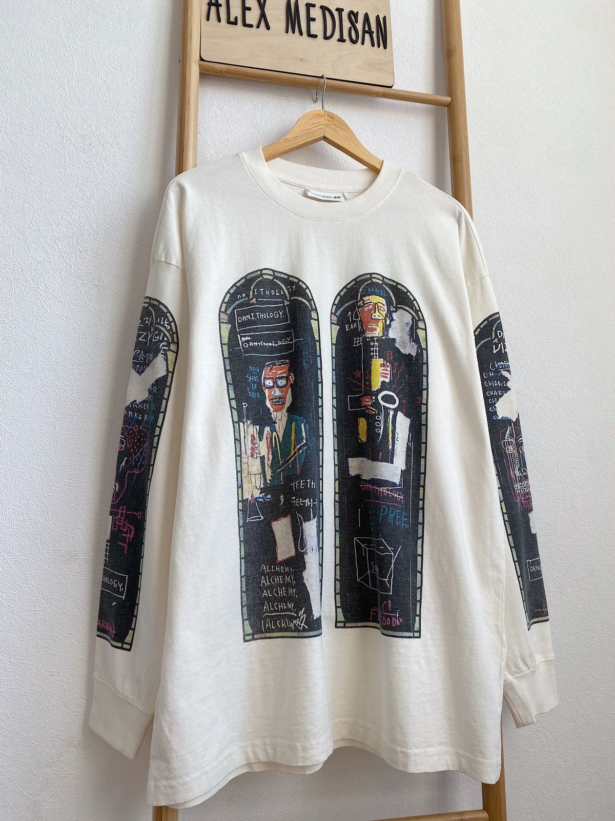 H&M × Jean-Michel Basquiat × Who Decides War WHO DECIDES WAR x BASQUIAT x H&M LONG SLEEVE RELAXED T-SHIRT Size US L / EU 52-54 / 3 - 2 Thumbnail