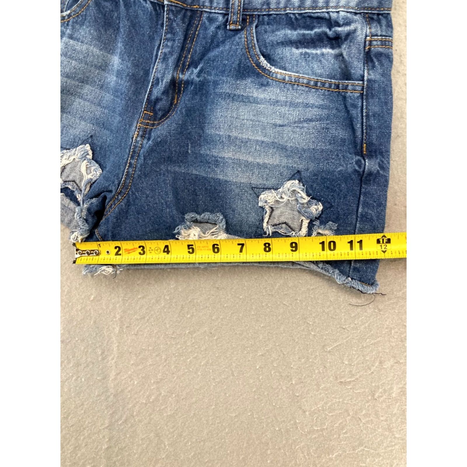 Vintage Altar'd State Womens Shorts 28 Denim Stretch Distressed Raw Hem Star Pocket Size 28" / US 6 / IT 42 - 6 Thumbnail