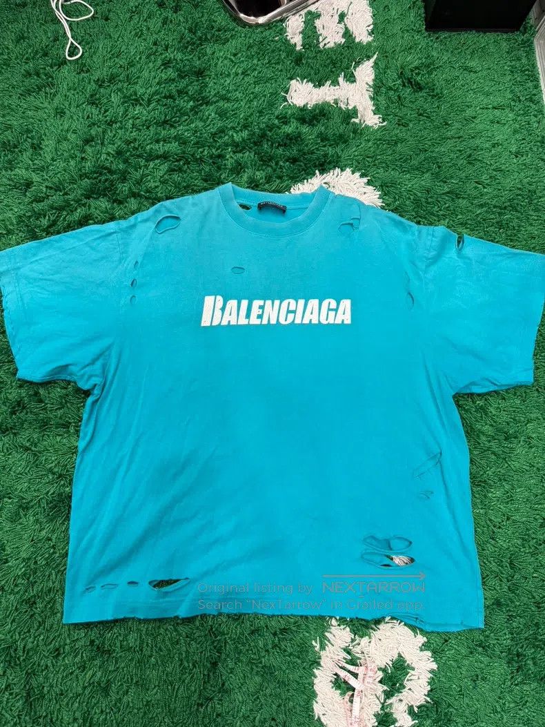 Balenciaga Balenciaga Letter Destroyed Short Sleeve, Lake Green Size US XS / EU 42 / 0 - 3 Thumbnail