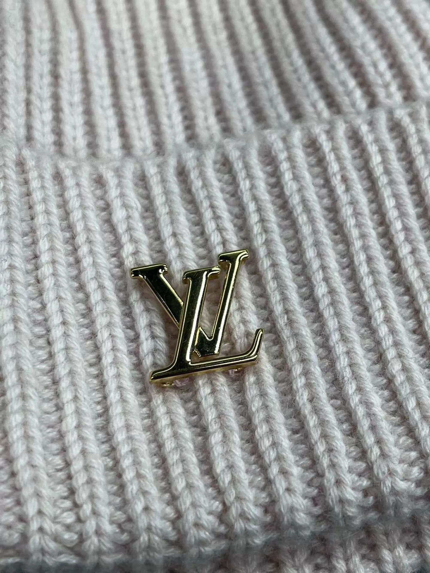 Louis Vuitton Louis Vuitton Pink Knit Beanie 99 New Size ONE SIZE - 3 Thumbnail