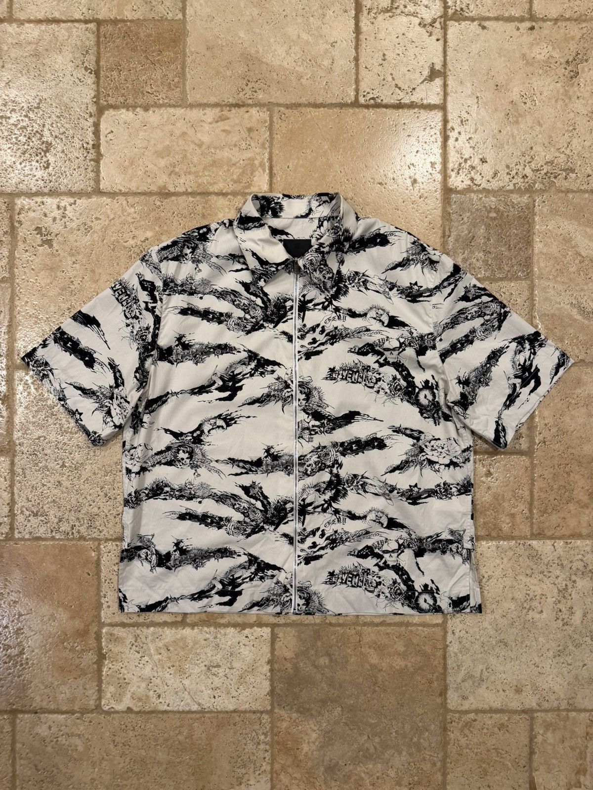 Givenchy Givenchy Matthew Williams Tiger Camo White/Black Zip Shirt Size US XL / EU 56 / 4 - 5 Thumbnail