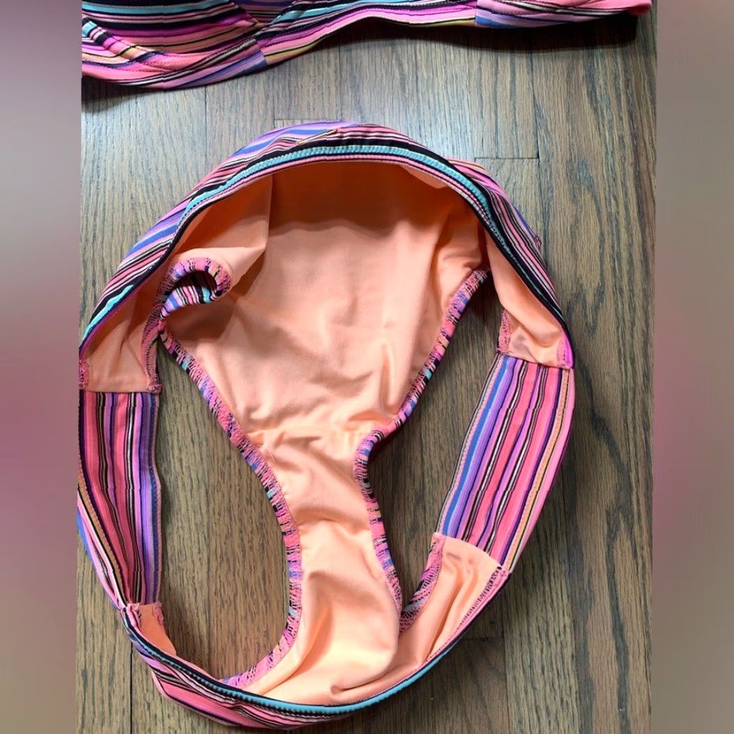 Victoria's Secret Victoria's Secret Bikini Swimsuit Set Convertible Top 36D Medium Bottoms Multicolor Women M Size M / US 6-8 / IT 42-44 - 4 Thumbnail