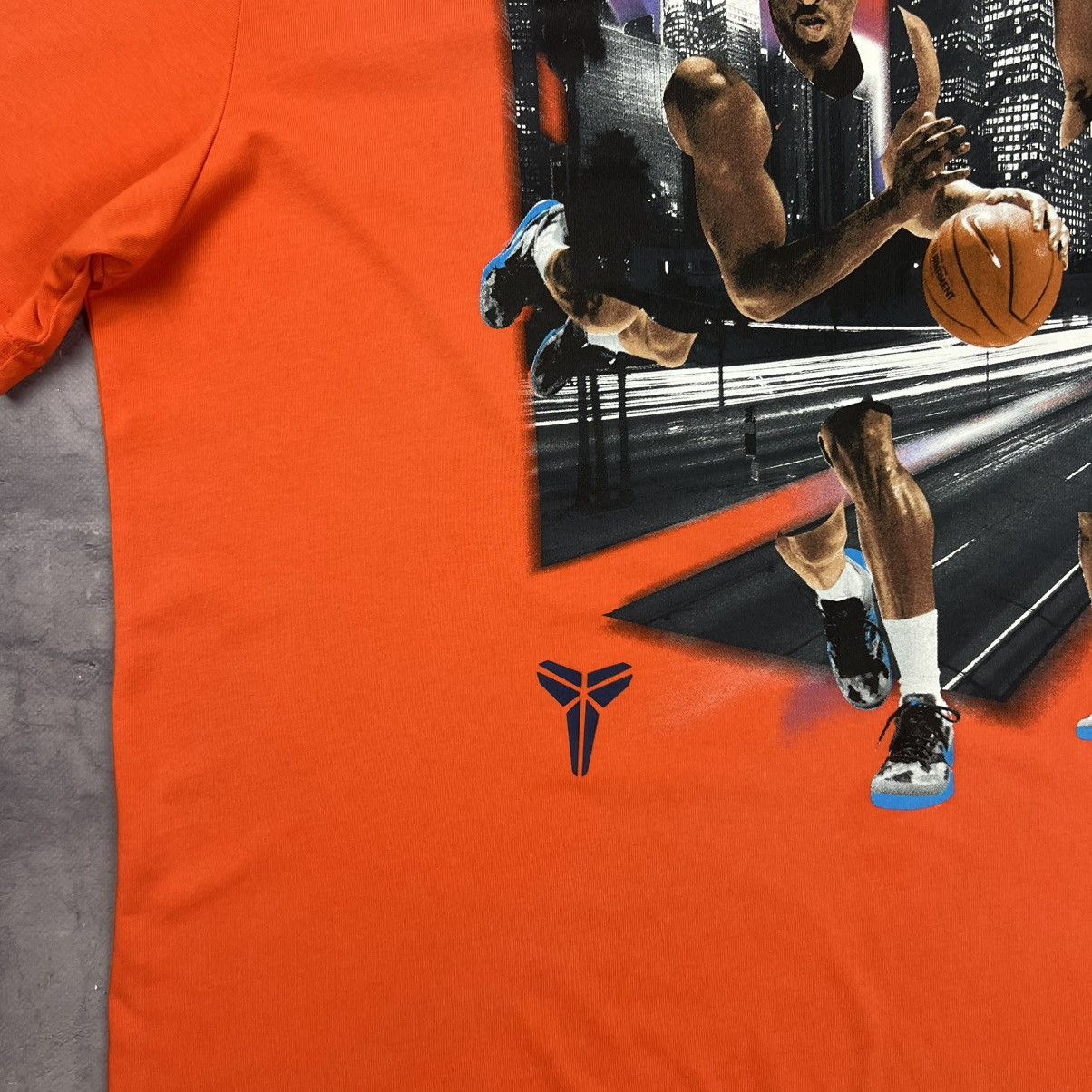 Nike Rare! Kobe Bryant Nike The City Of Legends Graphic Logo Tee Size US XL / EU 56 / 4 - 7 Thumbnail