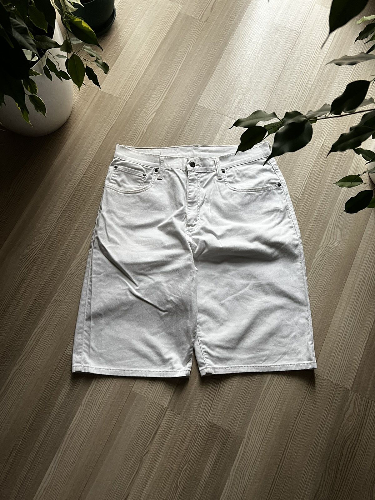 Levi's CRAZY WHITE LEVIS 569 SHORTS Y2K OLDMONEY Size US 34 / EU 50 - 2 Thumbnail