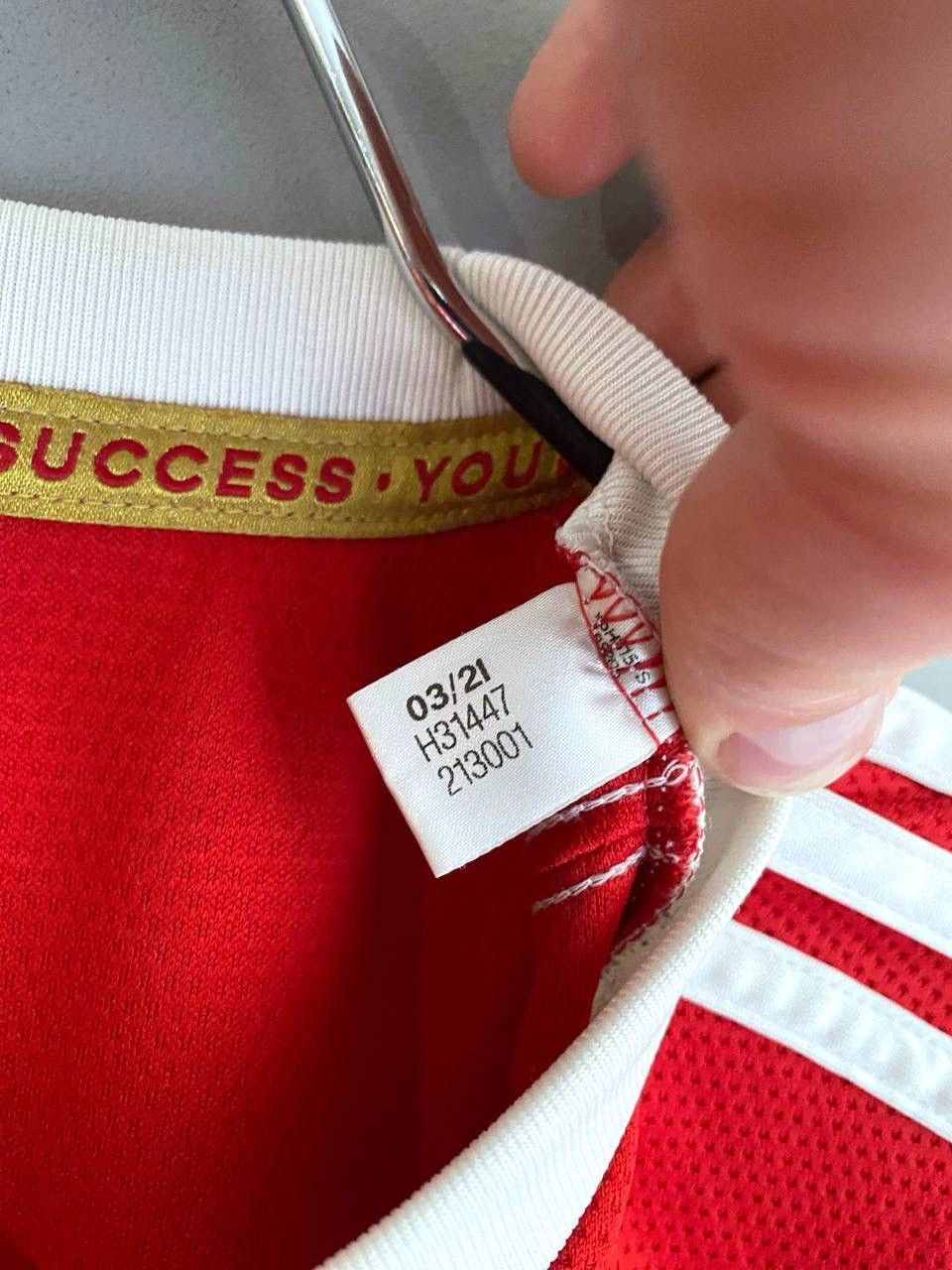 Adidas Manchester United 2021/22 Home Soccer Jersey, Size M H31447 Size US M / EU 48-50 / 2 - 13 Thumbnail