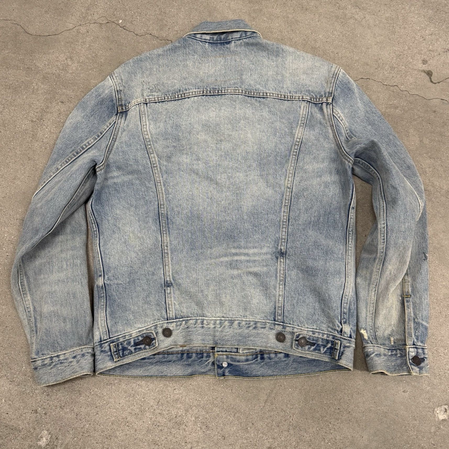 Levi's VINTAGE VTG Levi's Trucker Denim Jacket M y2k distressed Size US M / EU 48-50 / 2 - 7 Thumbnail
