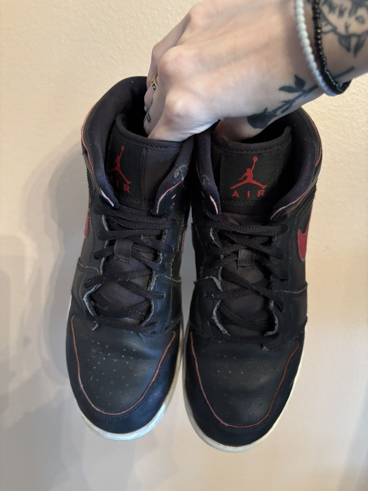 Jordan Brand Air Jordan 1 Retro Mid GS 'Black Gym Red' Size US 6.5 / EU 39-40 - 3 Thumbnail