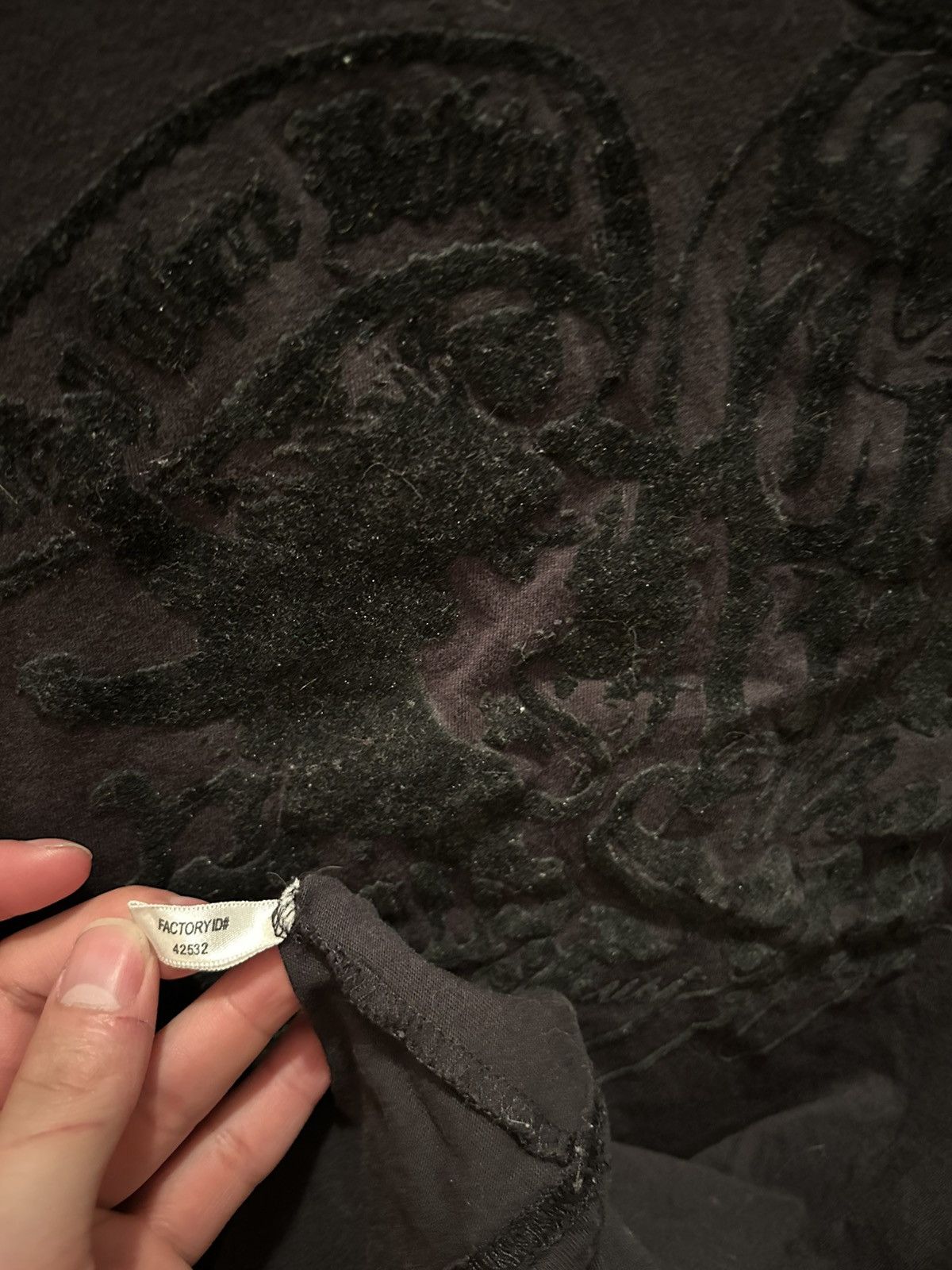 Other Essence Vneck Size US M / EU 48-50 / 2 - 4 Thumbnail