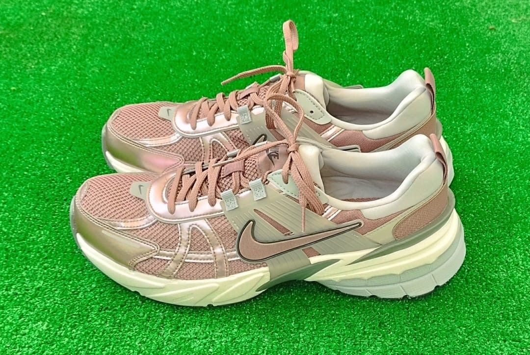 Nike Shoes Nike V2K Run Size US 11.5 / EU 44-45 - 3 Thumbnail