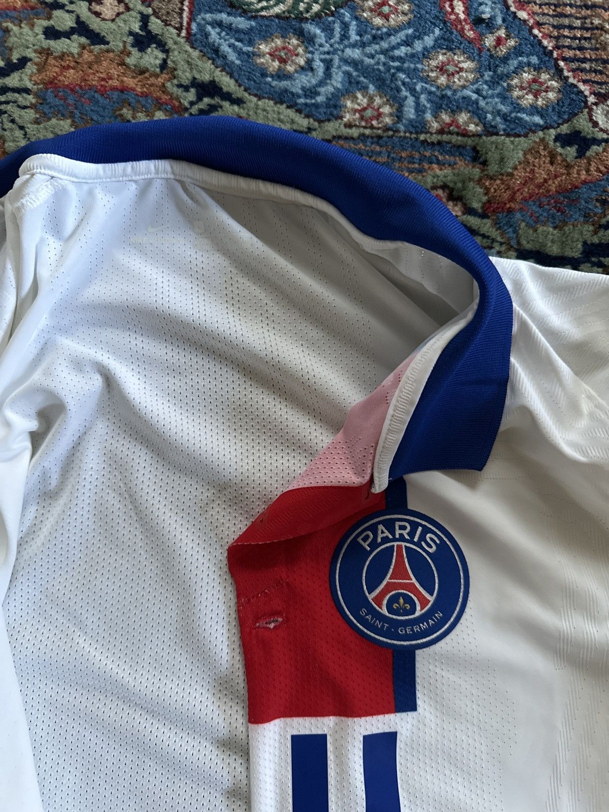 Nike PSG 20/21 Away button up kit Size US L / EU 52-54 / 3 - 5 Thumbnail