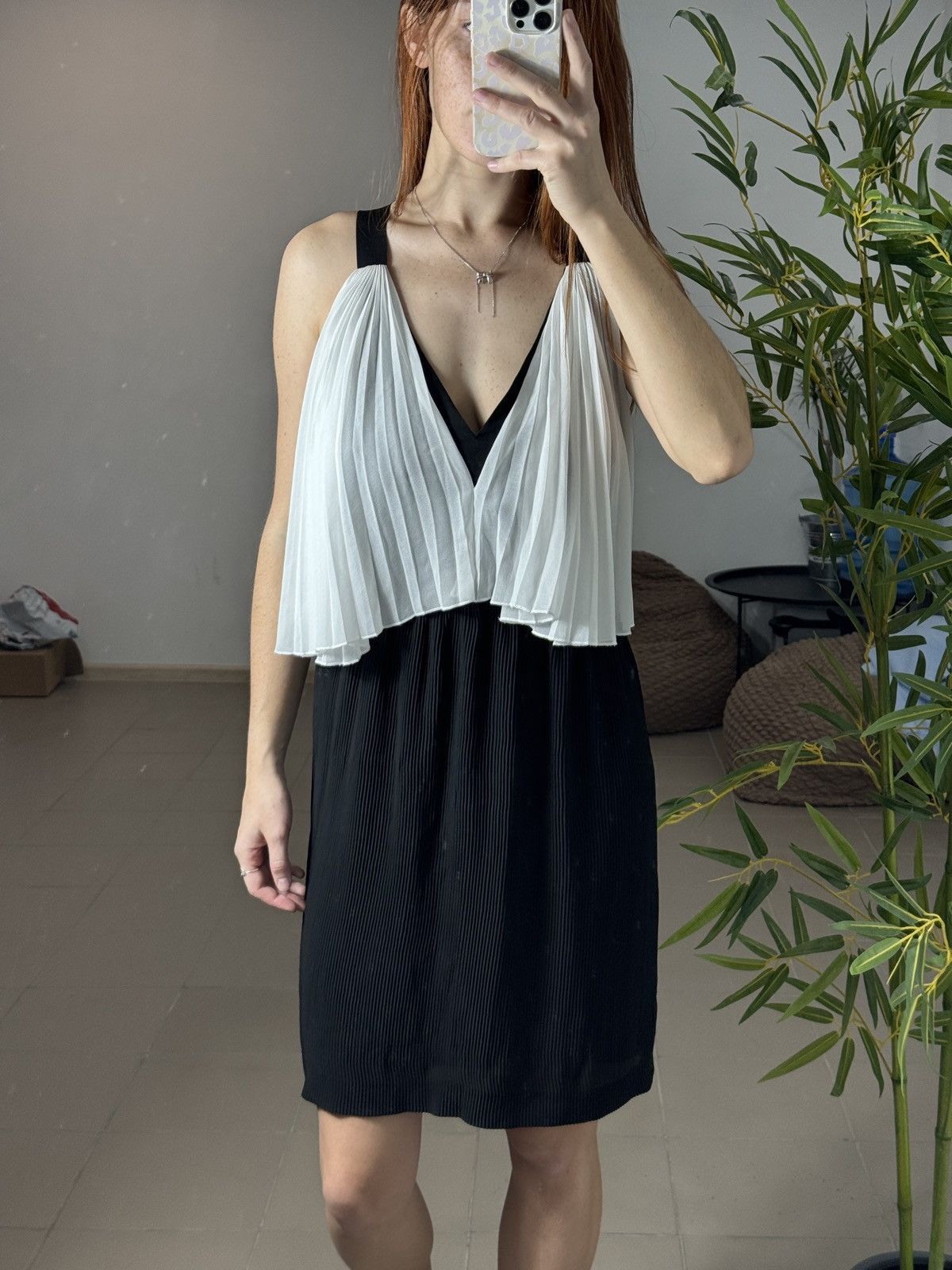 Sandro VINTAGE SANDRO PLEATED 2000s DRESS Size M / US 6-8 / IT 42-44 - 3 Thumbnail