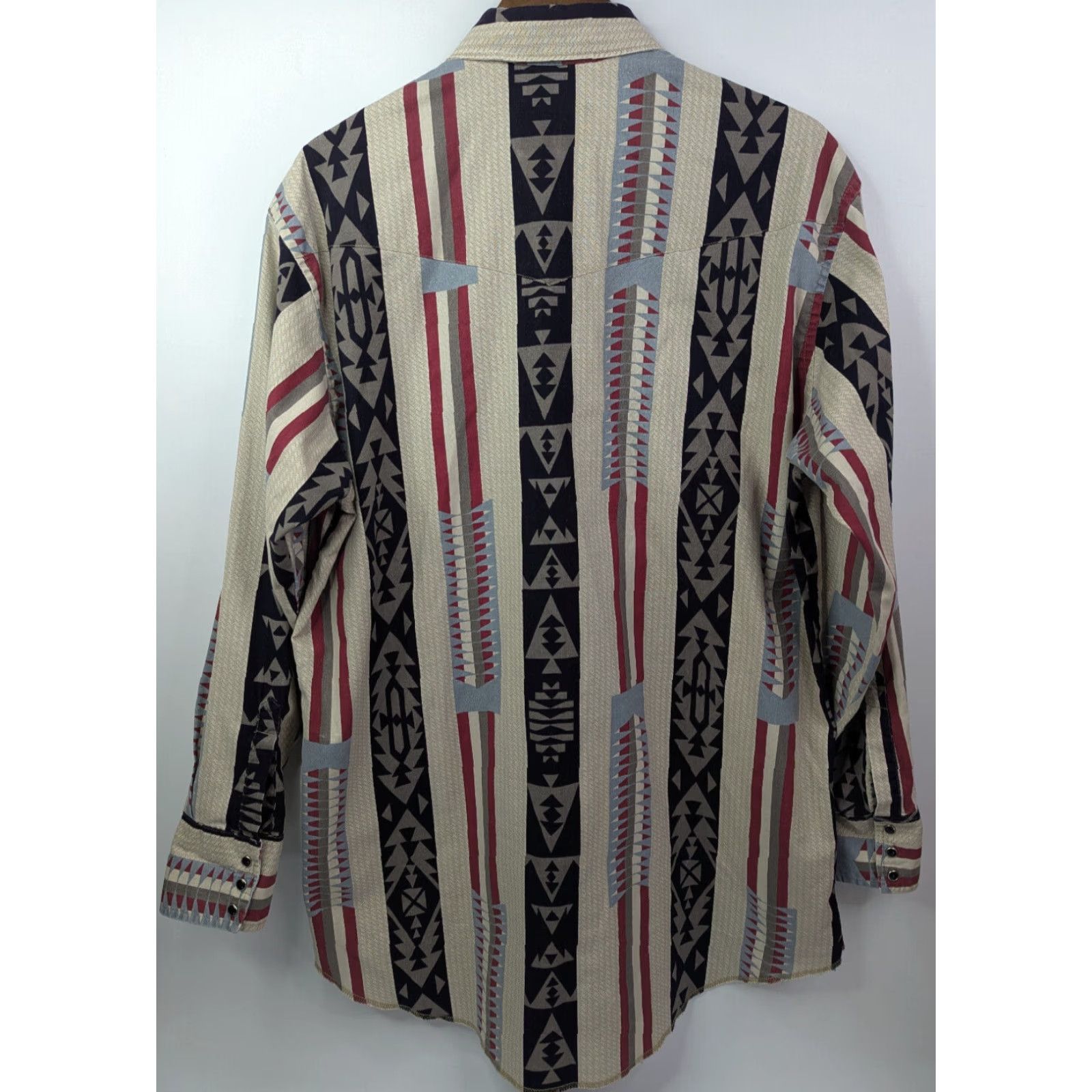 Wrangler VTG Wrangler Shirt Mens 17x36 X-Long Tails Single Needle Western Aztec Cowboy Beig​e Geometric Pearl Snap Button-Up Casual Mens Size US XL / EU 56 / 4 - 5 Thumbnail