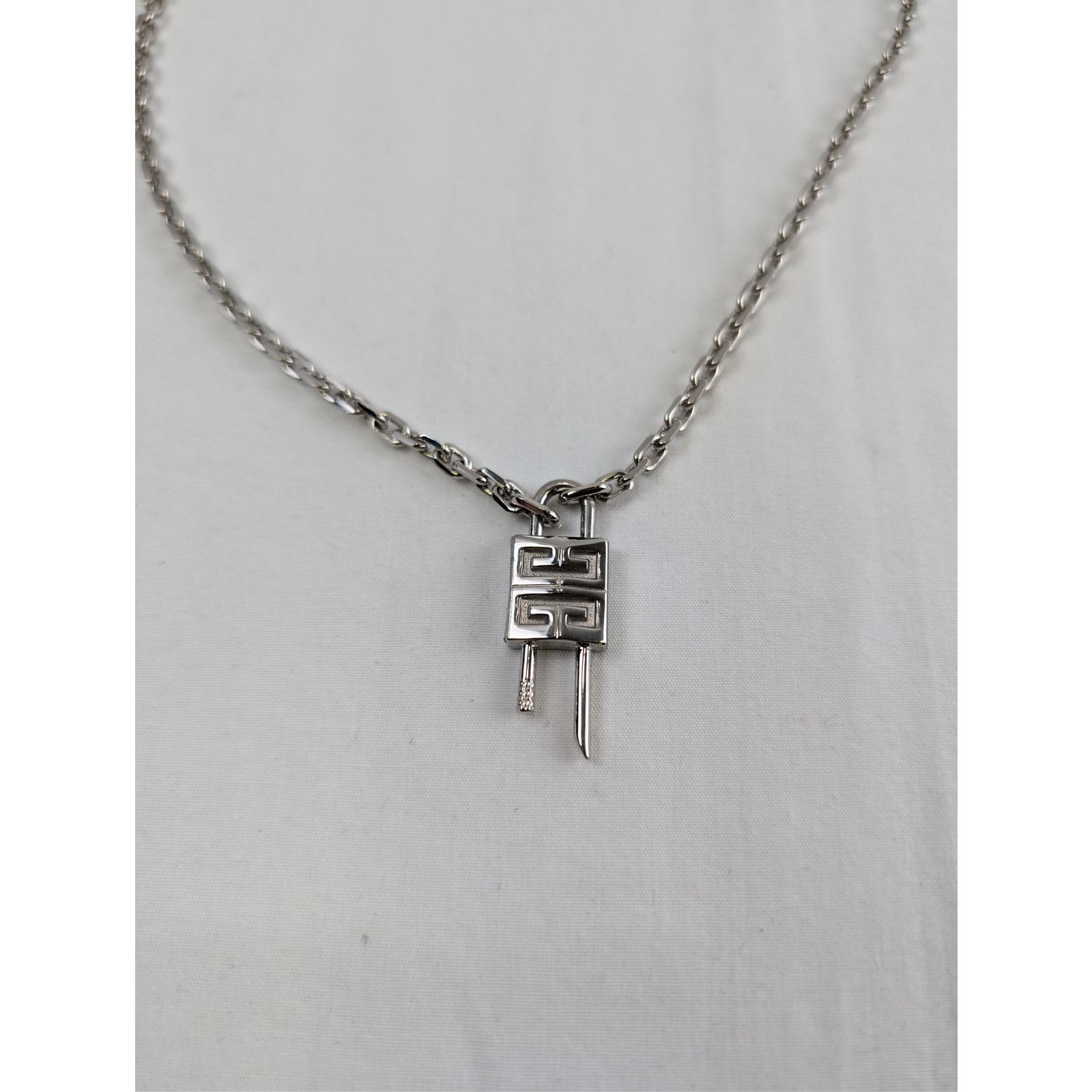Givenchy o1rshd1 Size: OS / Lock Necklace in Silver Size ONE SIZE - 3 Thumbnail