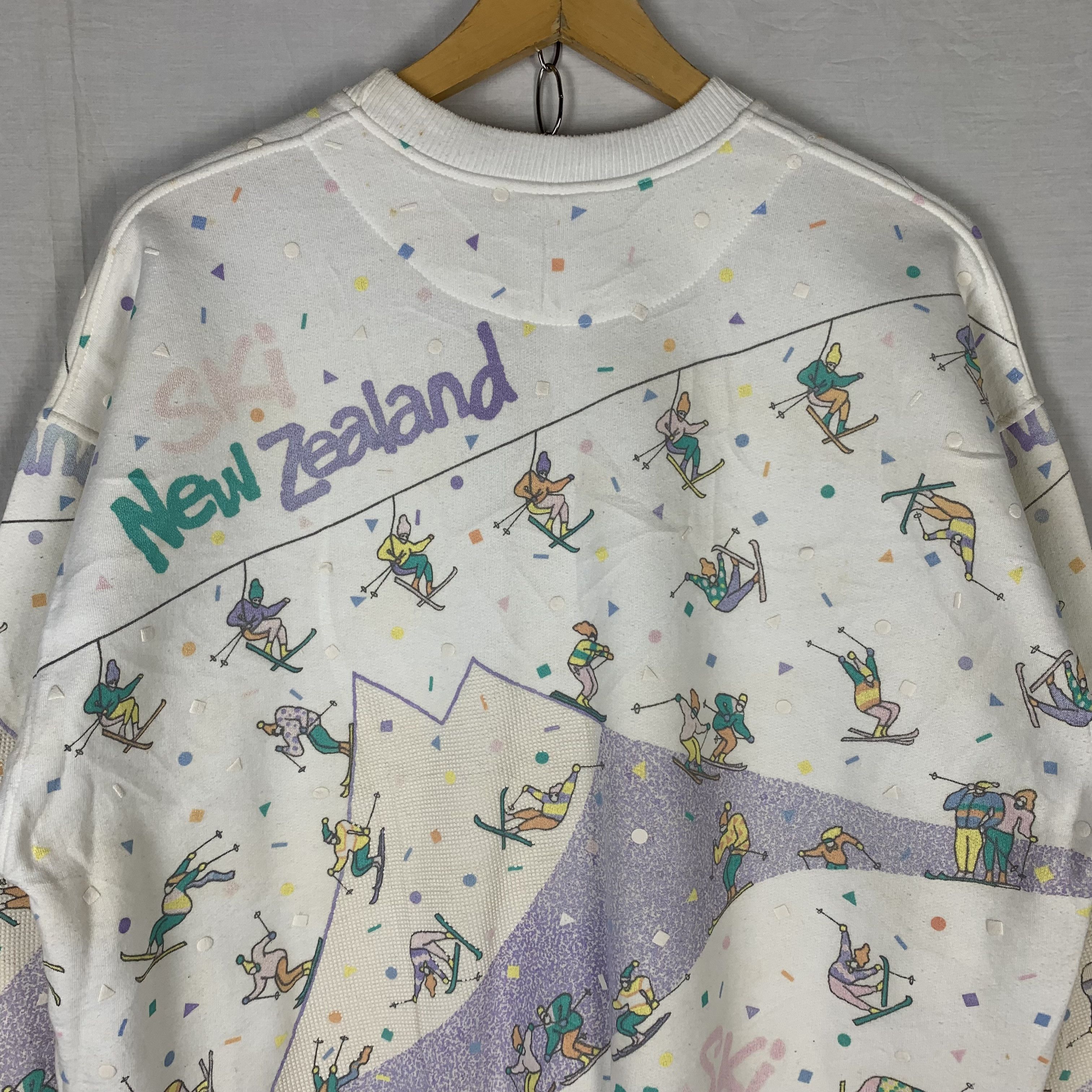 Vintage Vintage Ski New Zealand Sweatshirt Over Print Size US M / EU 48-50 / 2 - 7 Thumbnail