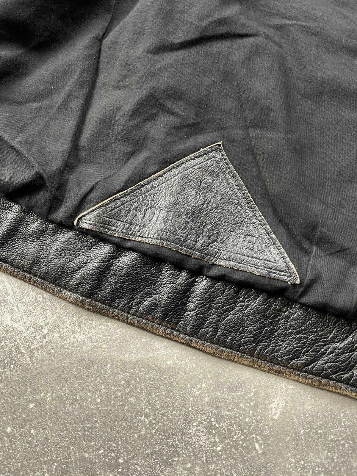 Vintage Vintage Leather A2 Flight Zip Avant Garde USA Bomber Jacket Size US XL / EU 56 / 4 - 10 Thumbnail