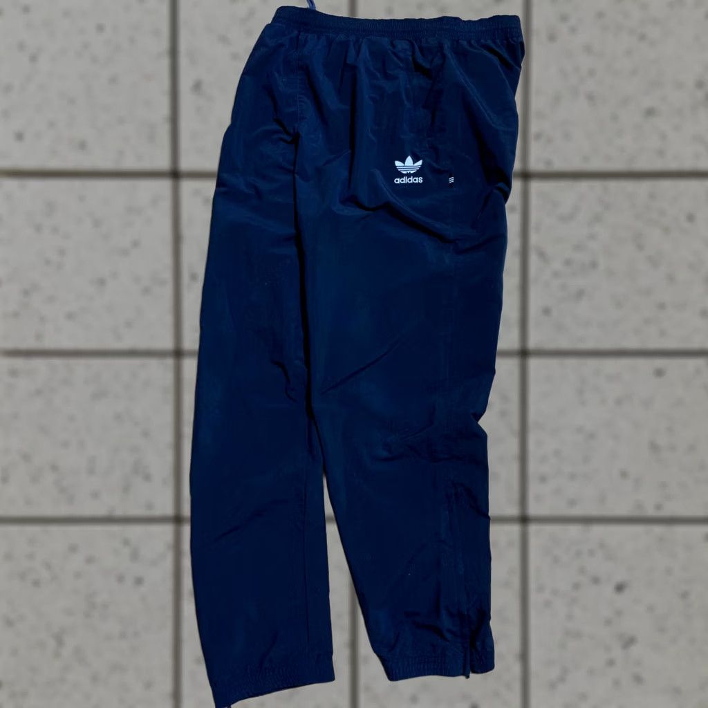 Adidas Mens Adidas Originals Vintage Track Pants Trousers XL Blue Adidas Originals Mens Trousers XL Vintage Track Pants Size US 36 / EU 52 - 1 Thumbnail