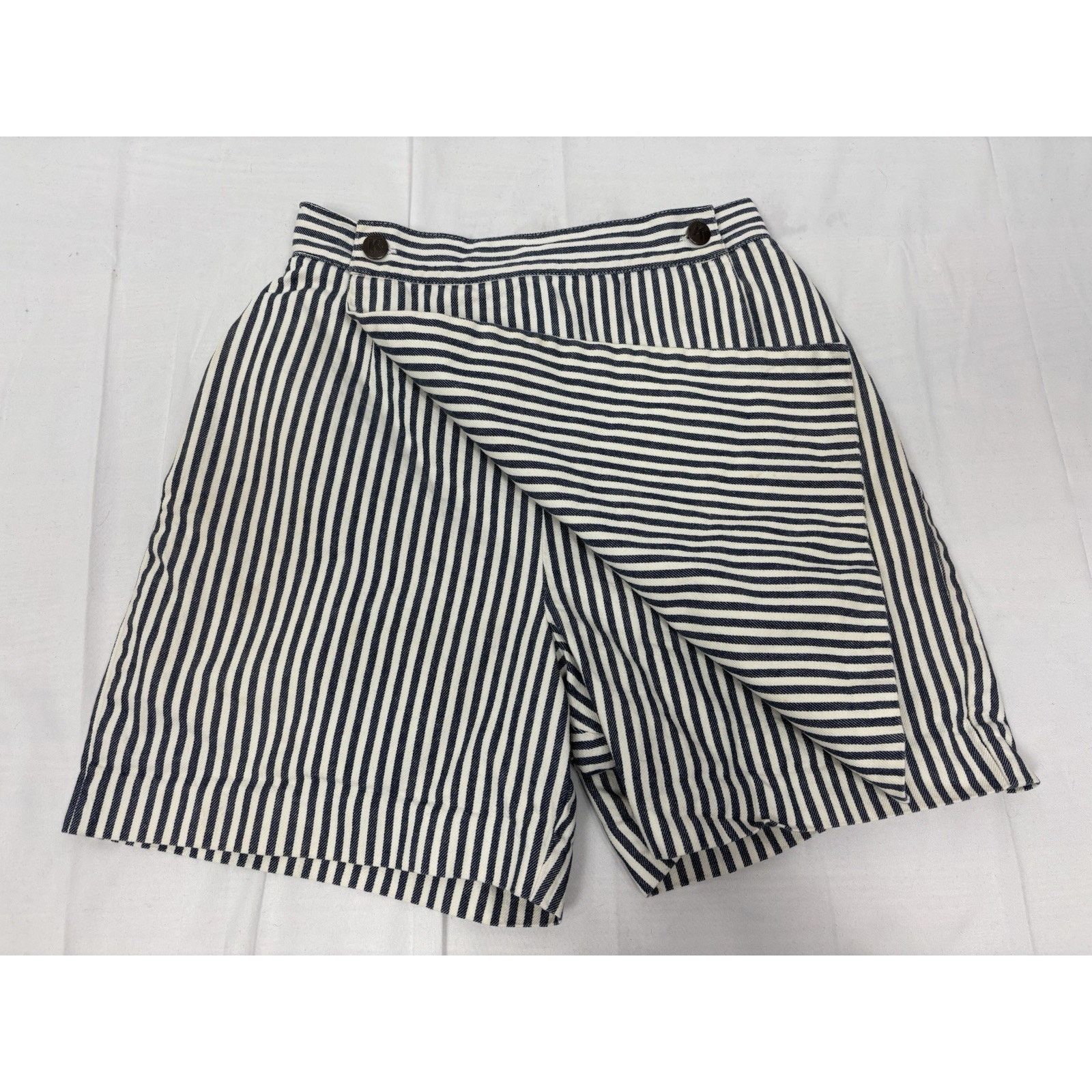 Michael Kors Kors Vintage Michael Kors Blue White Striped Denim Skort 6 Size 28" / US 6 / IT 42 - 2 Thumbnail