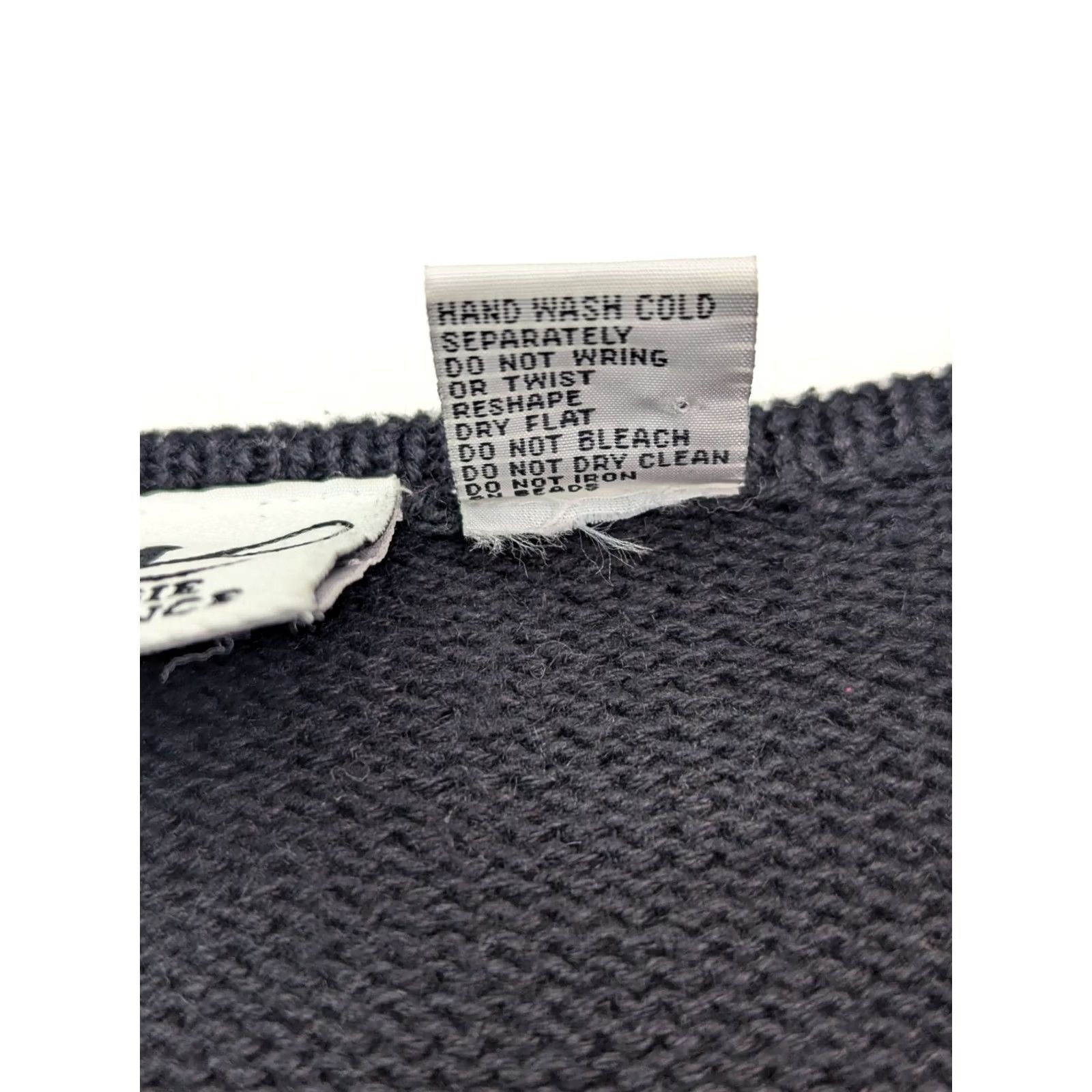 Vintage Maggie Lawrence Cardigan Women M Black Floral Embroidered Bead Accent Cable Knit V-Neck Sweater Shirt/Layering Size M / US 6-8 / IT 42-44 - 5 Thumbnail