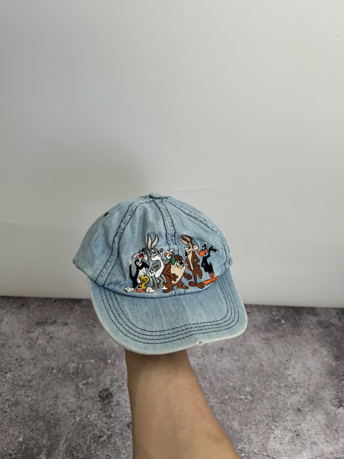 Vintage × Warner Bros Vintage Warner Bros cap hat 1996 Size ONE SIZE - 2 Thumbnail