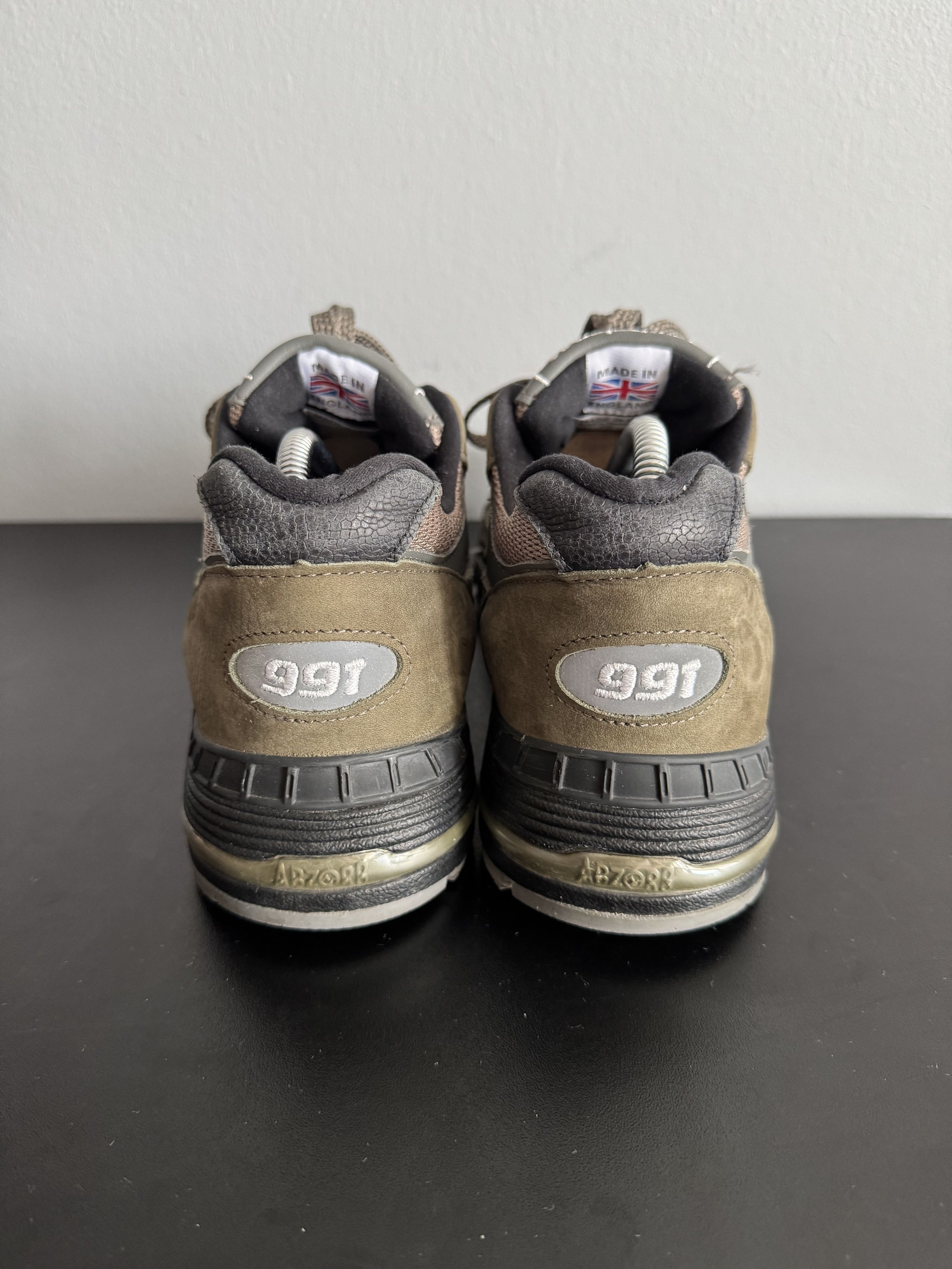New Balance New Balance 991 Made in England Tan Green Olive 990 993 UK Size US 9 / EU 42 - 2 Thumbnail