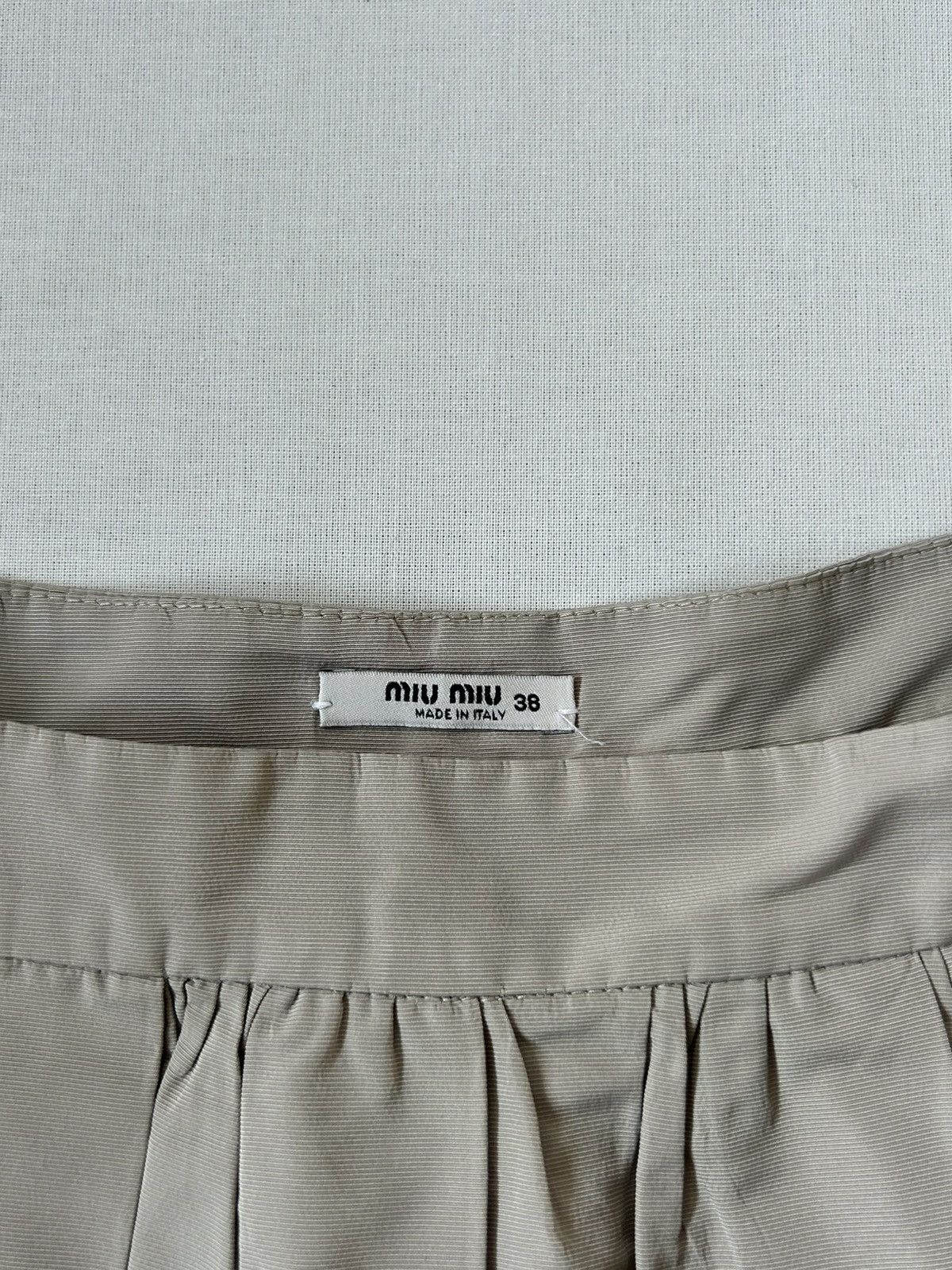 Miu Miu MIU MIU pleated beige skirt Size 26" / US 2 / IT 38 - 6 Thumbnail