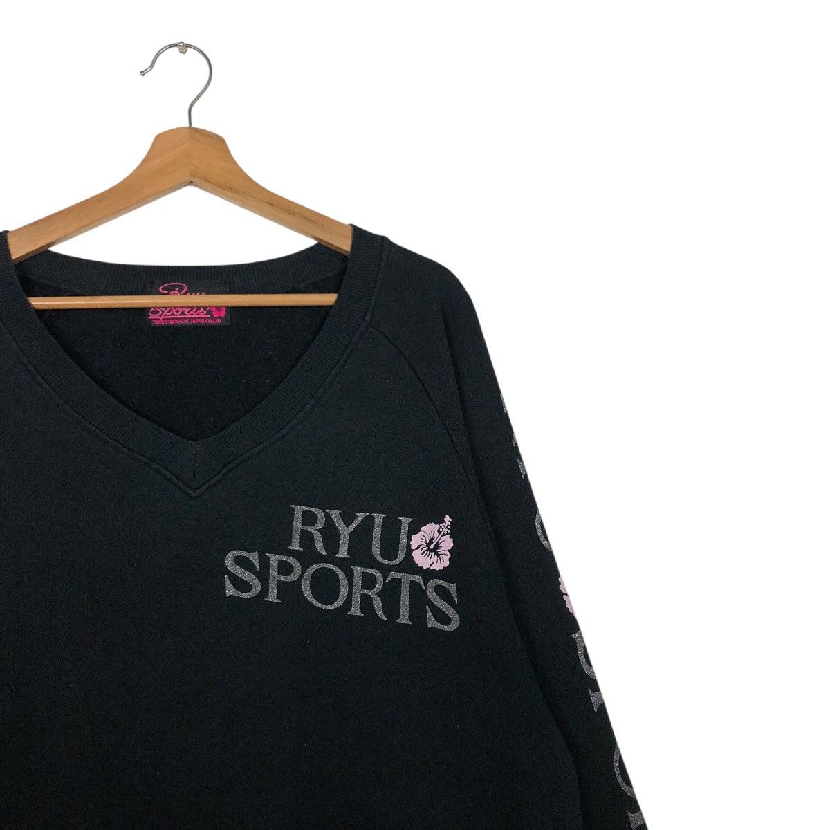 Japanese Brand RYU Sports Floral Crest V-Neck Sweat Obscure Japanese Label Size US M / EU 48-50 / 2 - 7 Thumbnail
